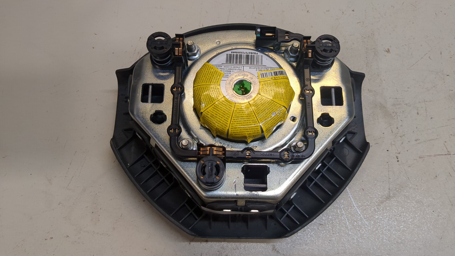 Подушка безопасности в рулевое колесо