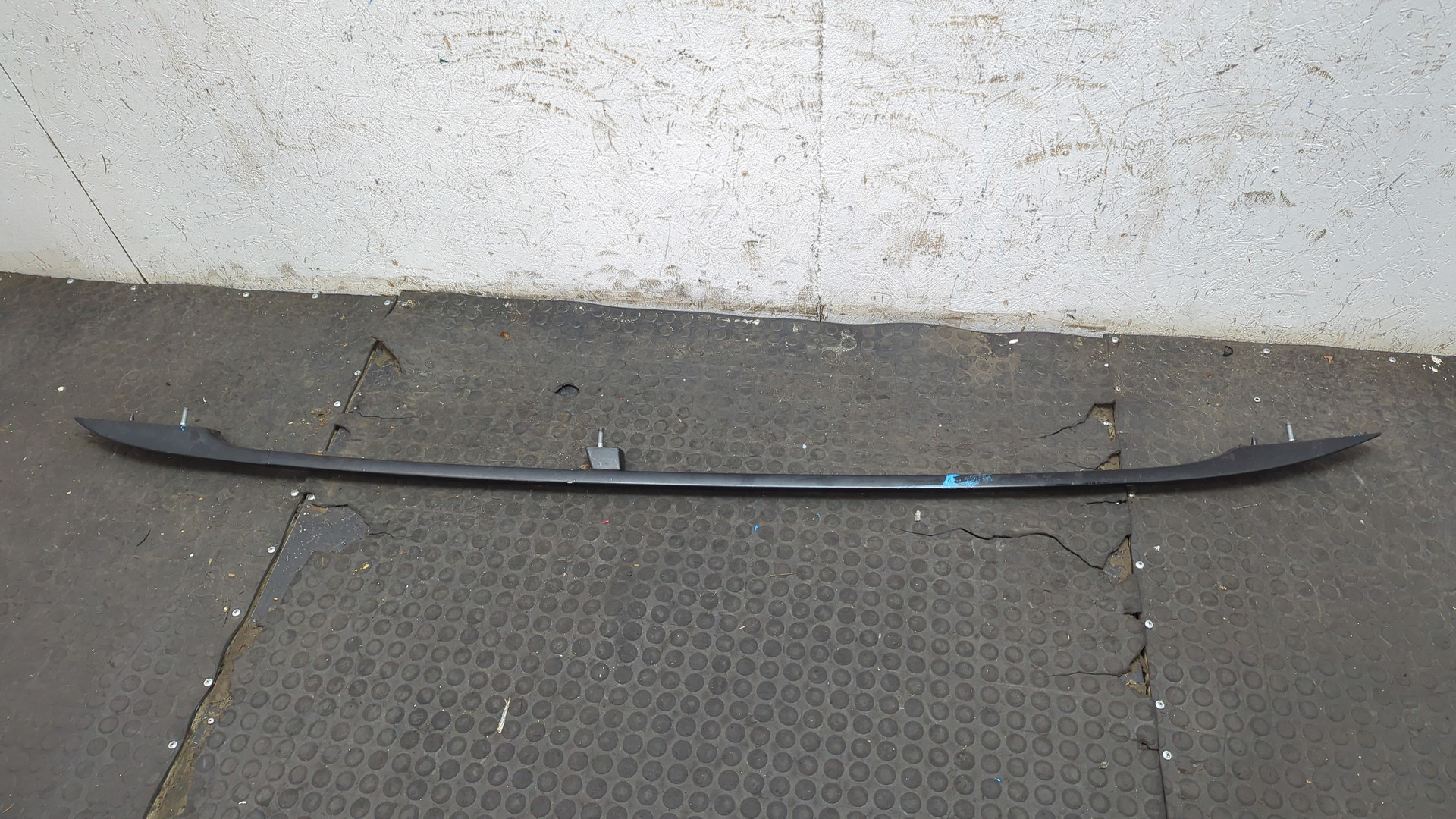 Рейлинг (релинг) правый (планка на крышу)