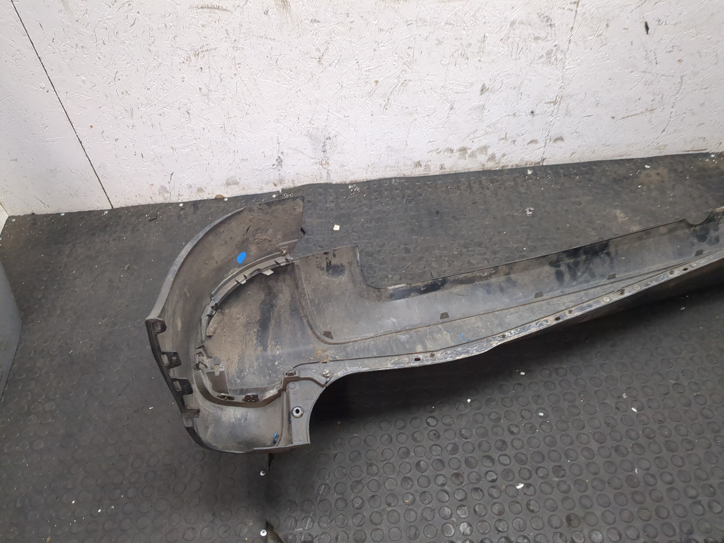 Бампер задний