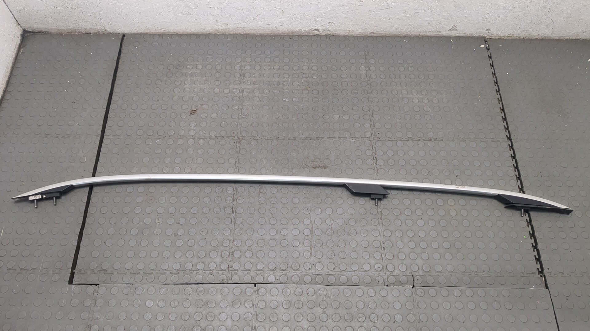 Рейлинг (релинг) левый (планка на крышу)