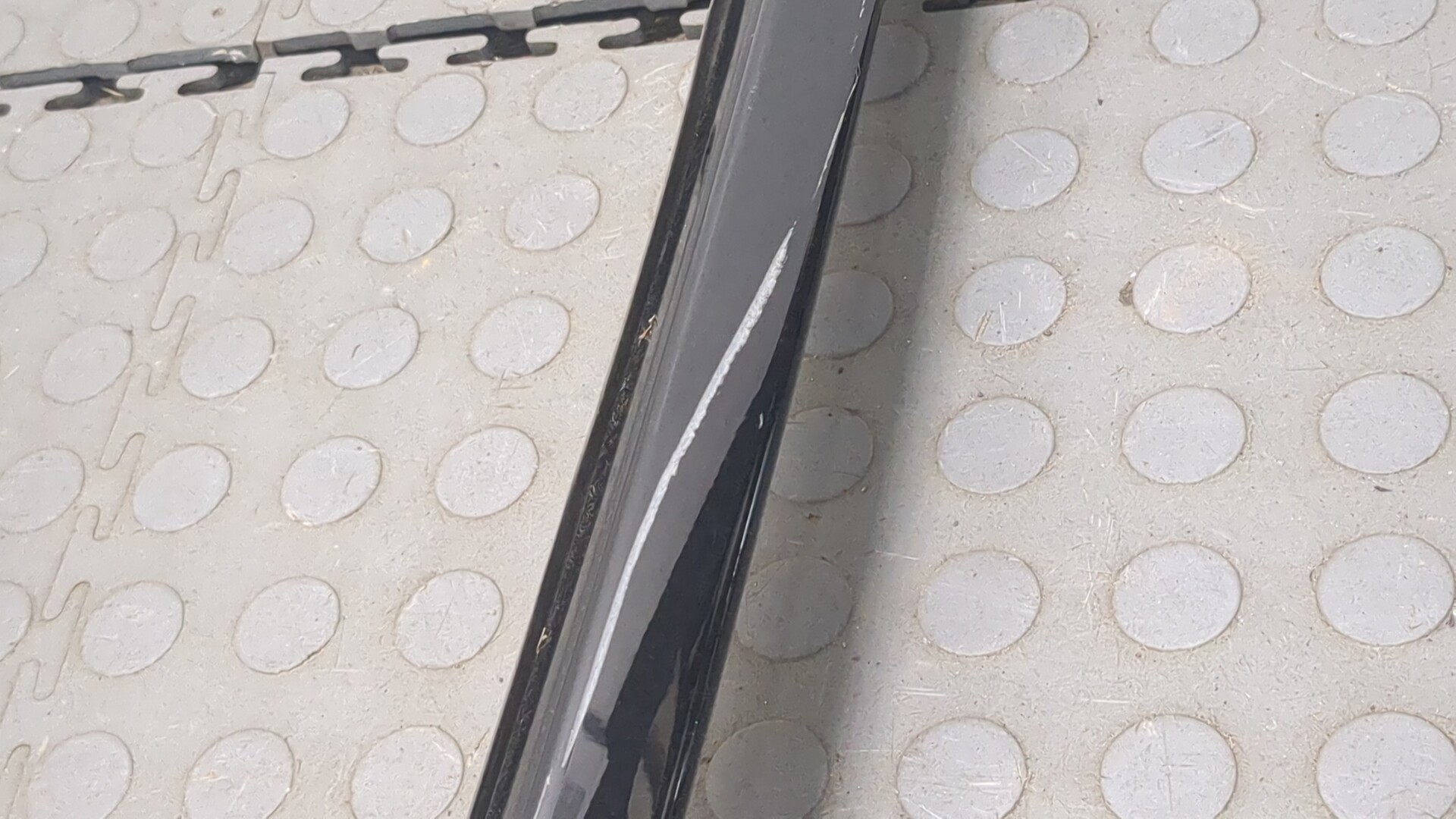 Рейлинг (релинг) левый (планка на крышу)