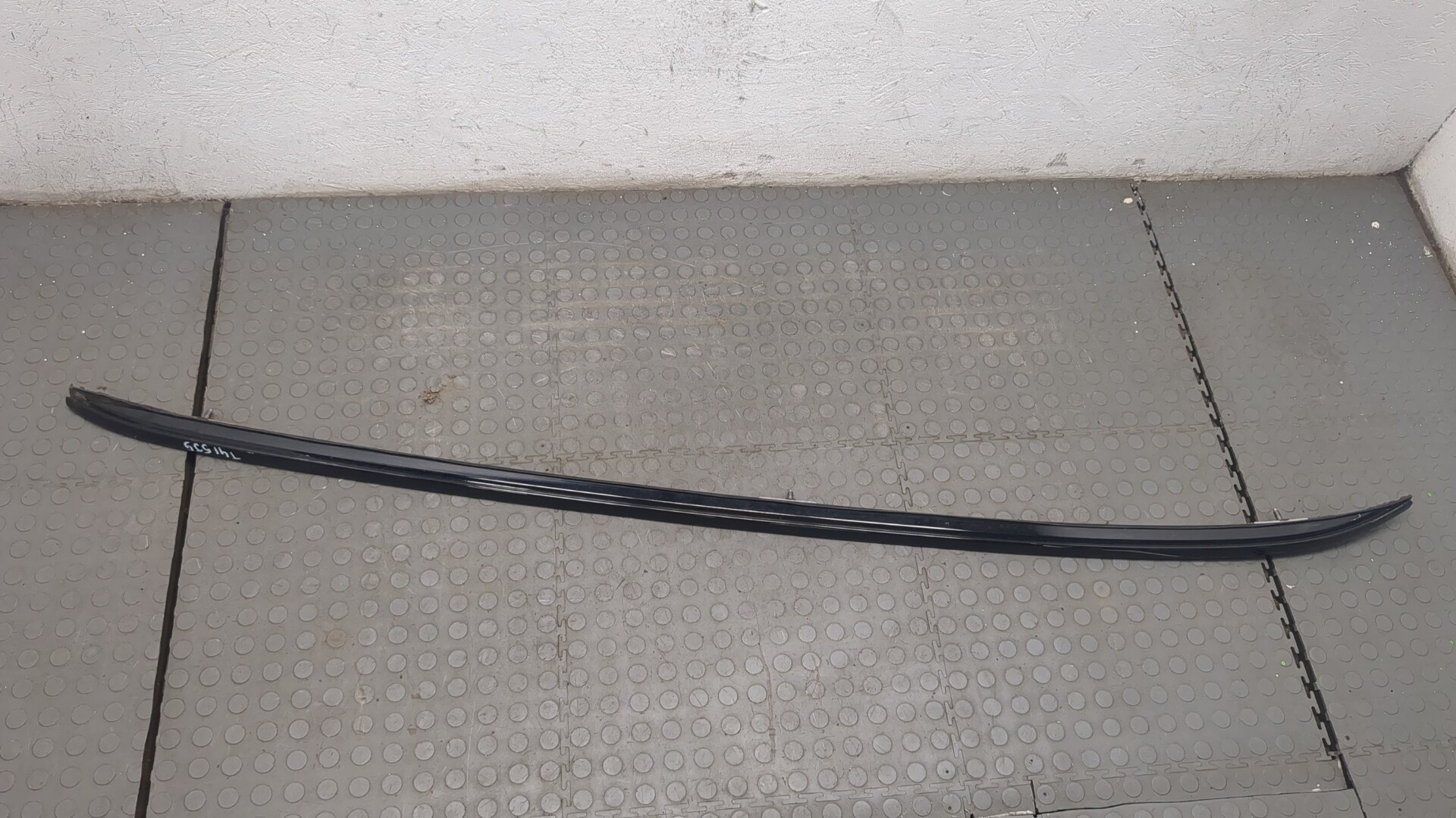 Рейлинг (релинг) левый (планка на крышу)