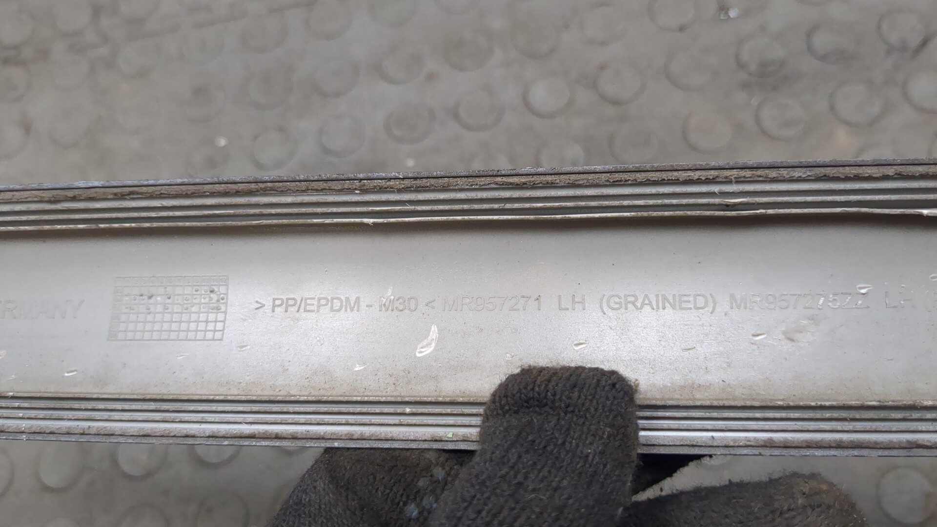 Молдинг двери