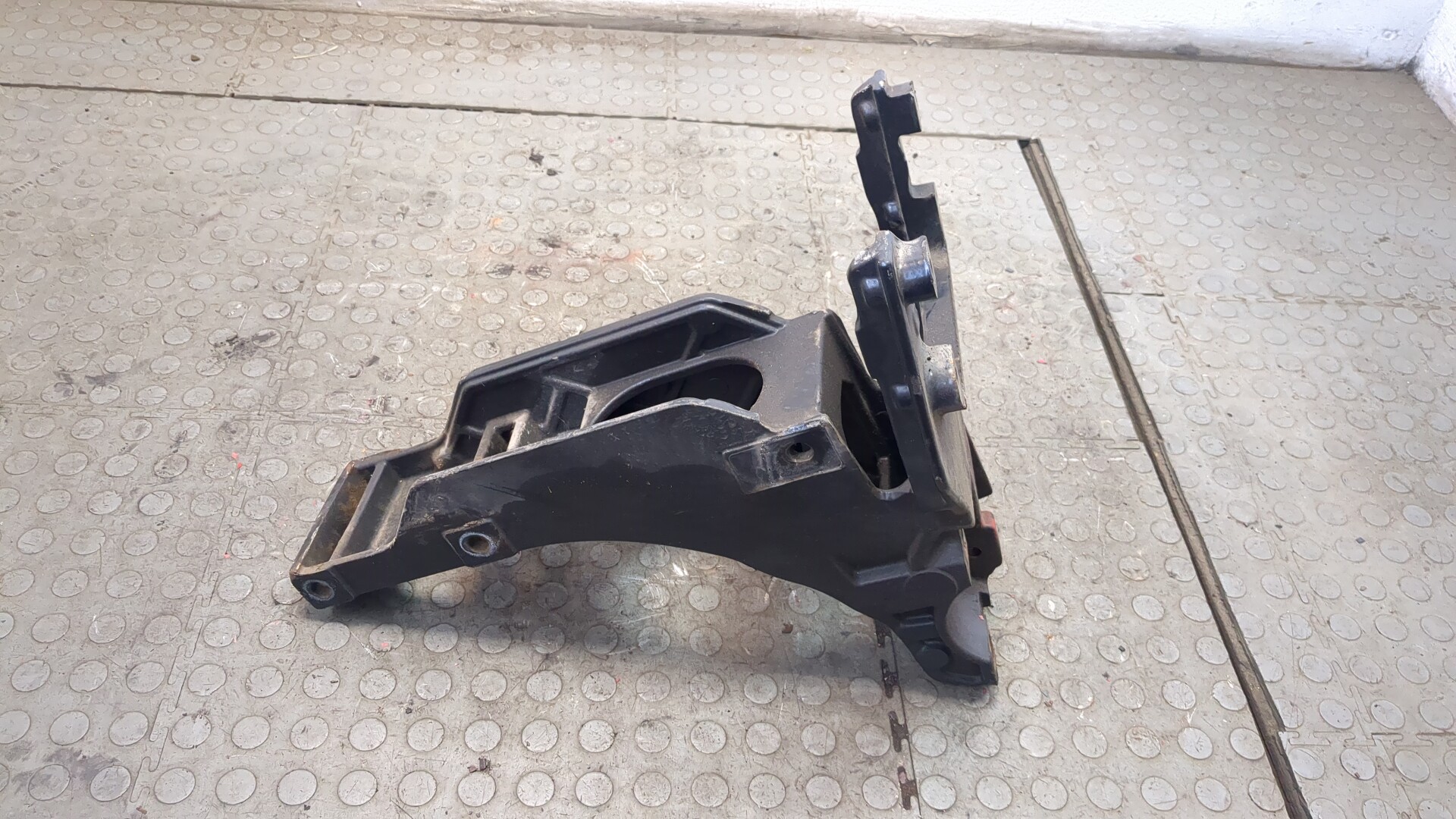 Кронштейн крепления торсиона