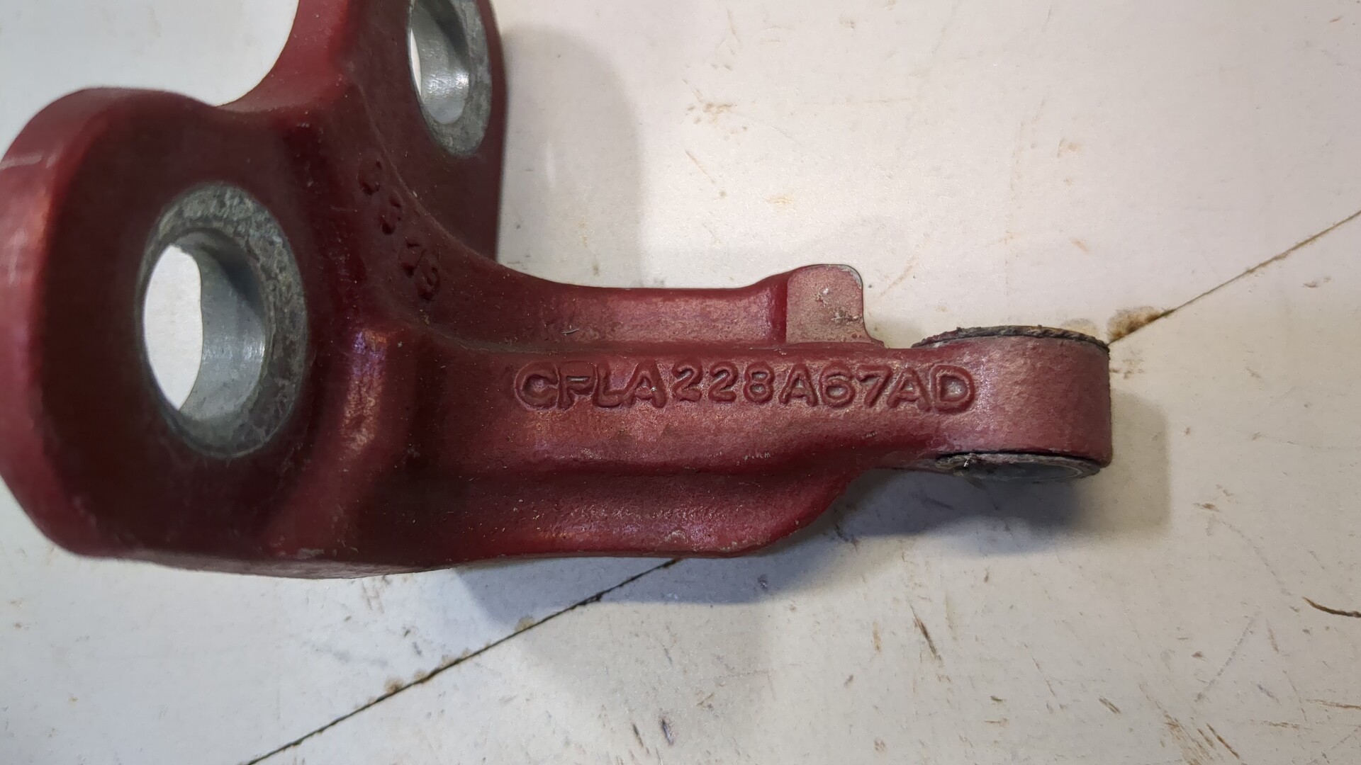 Петля двери