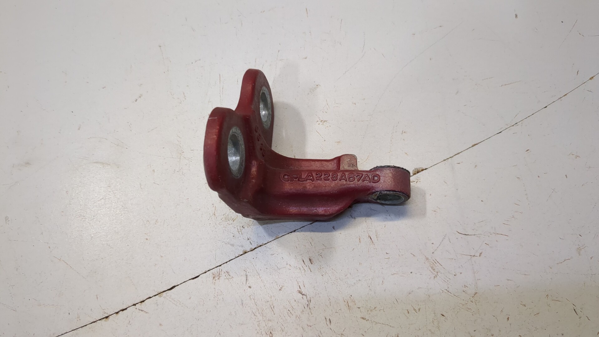 Петля двери