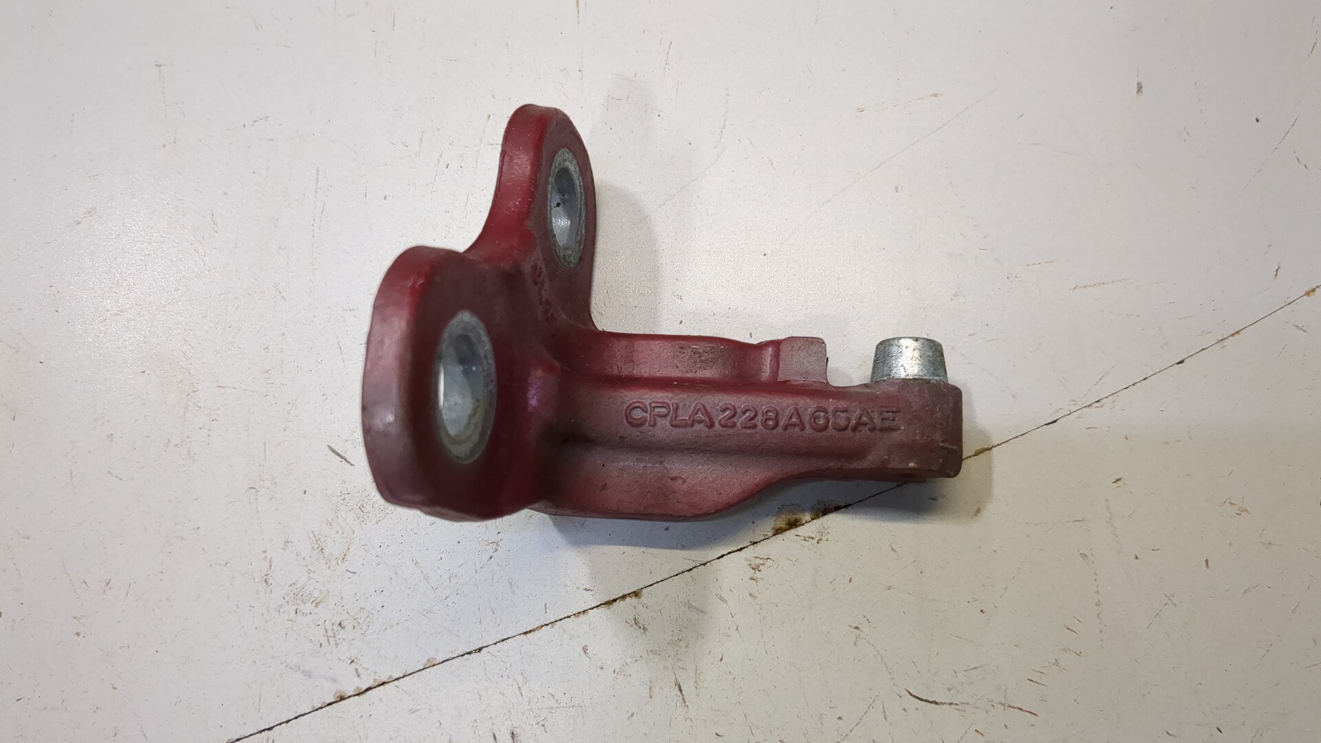 Петля двери