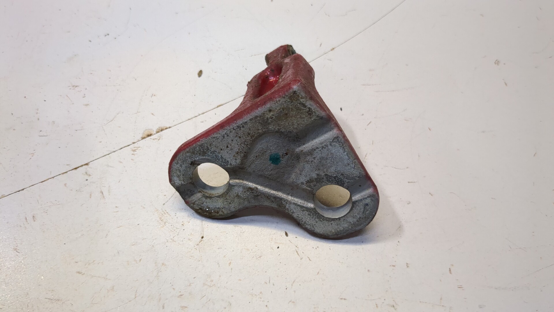 Петля двери