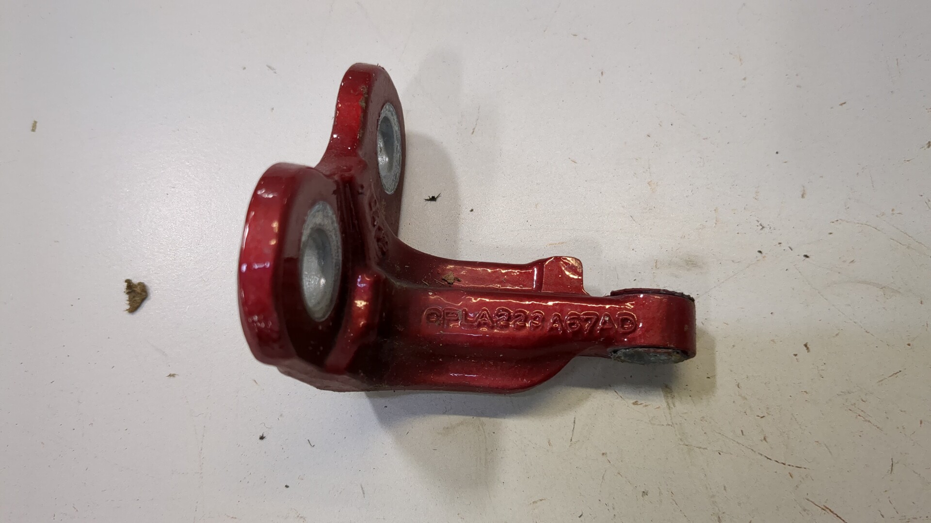 Петля двери