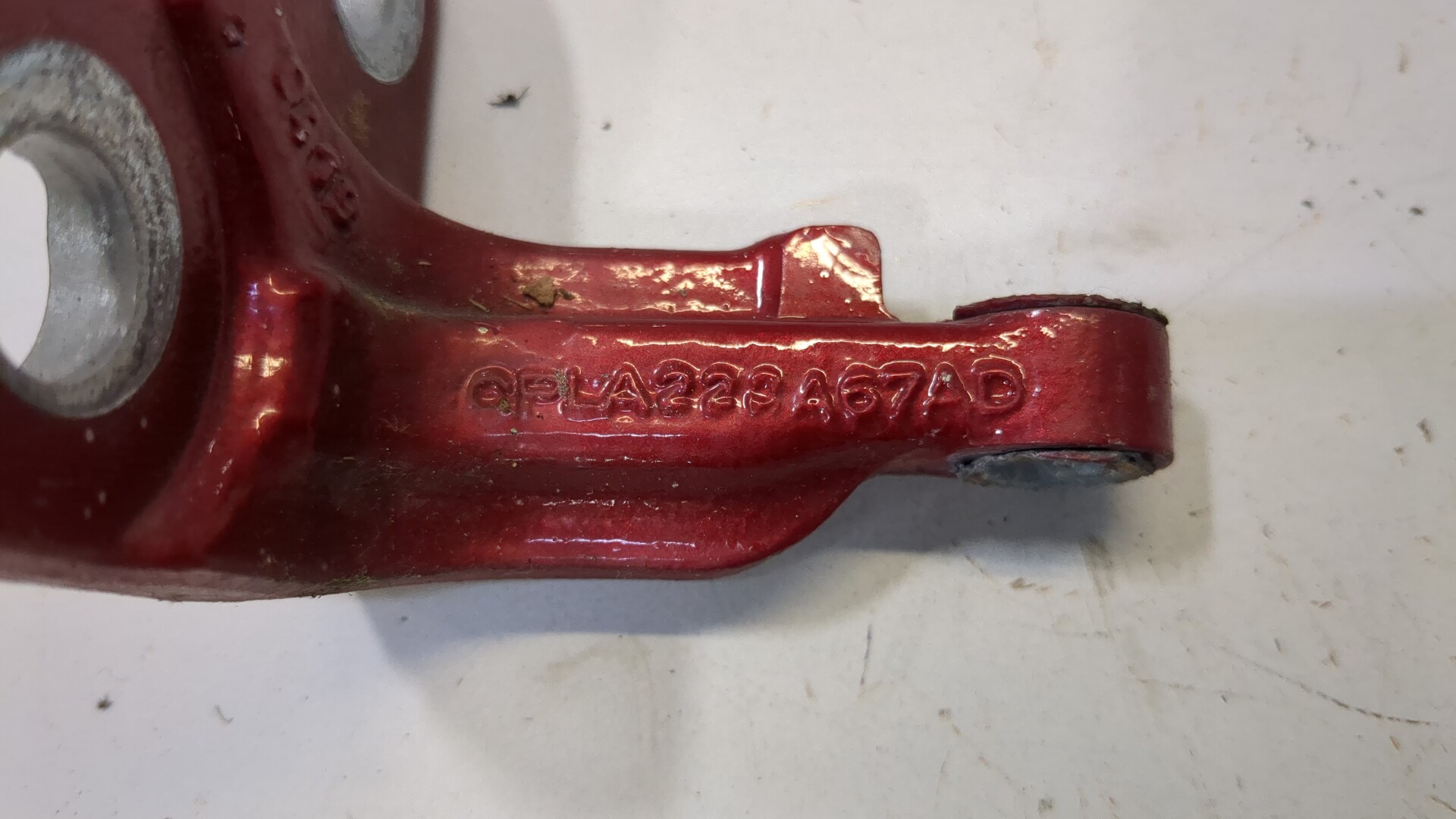 Петля двери