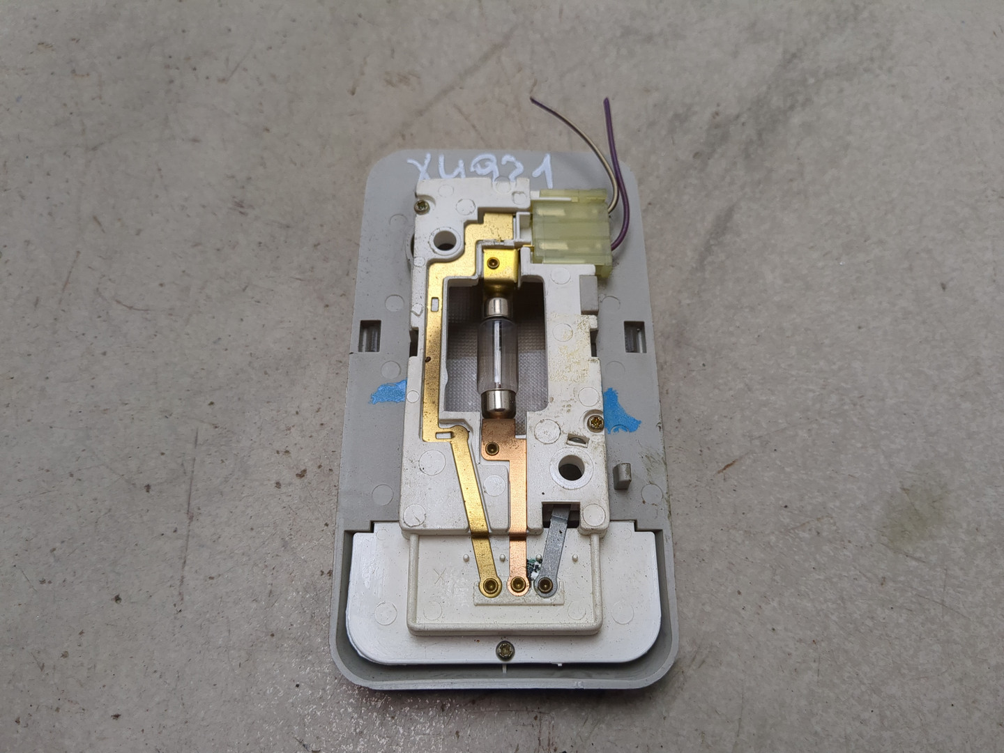 Плафон салонный