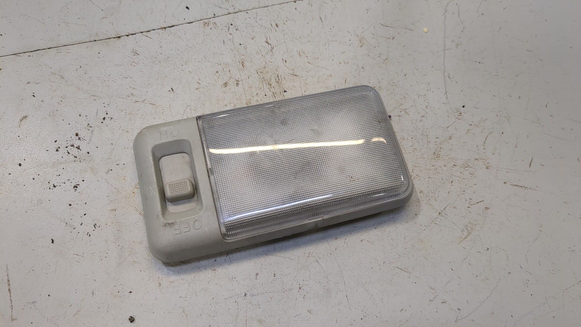 Плафон салонный