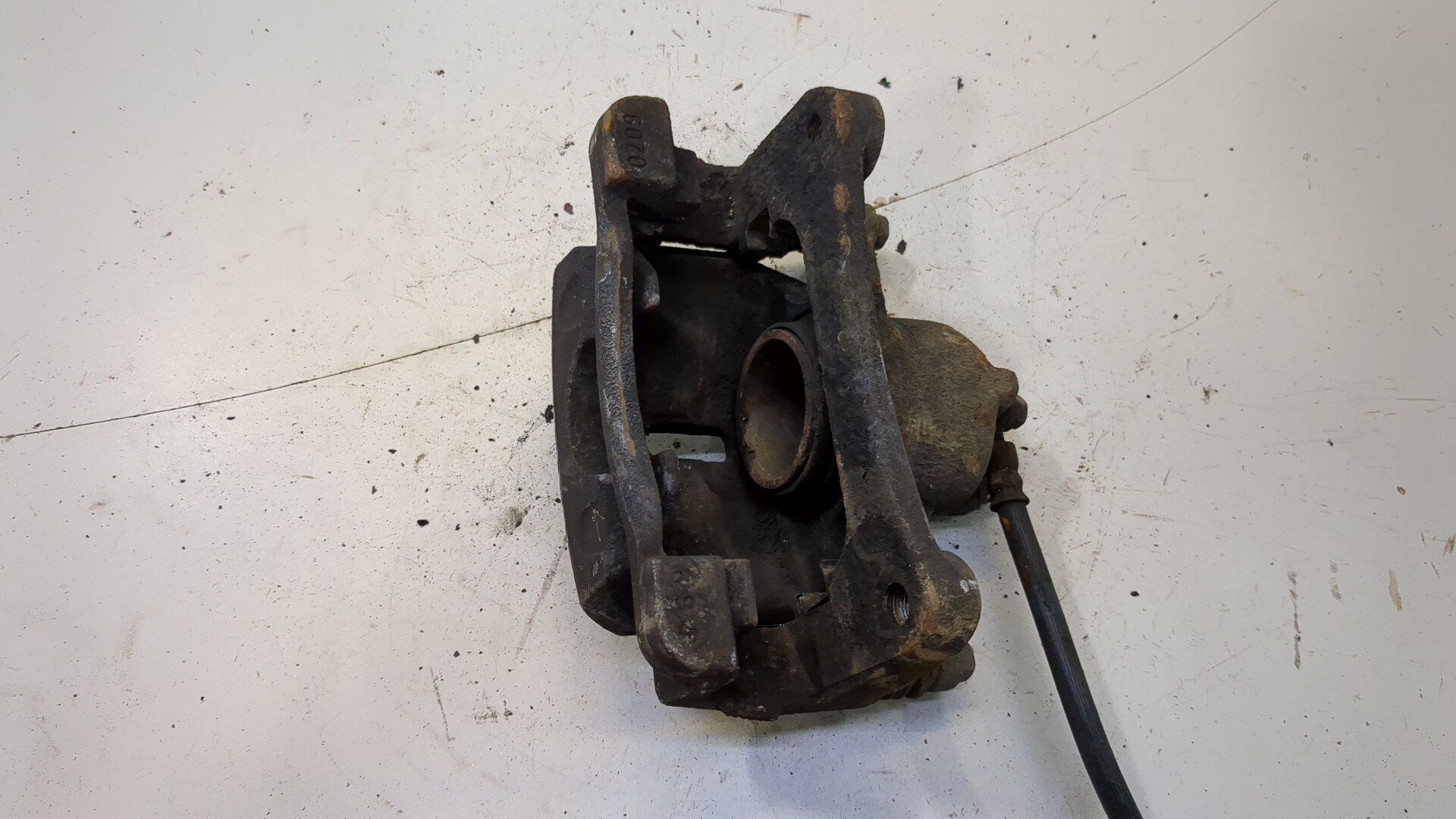 Суппорт передний правый