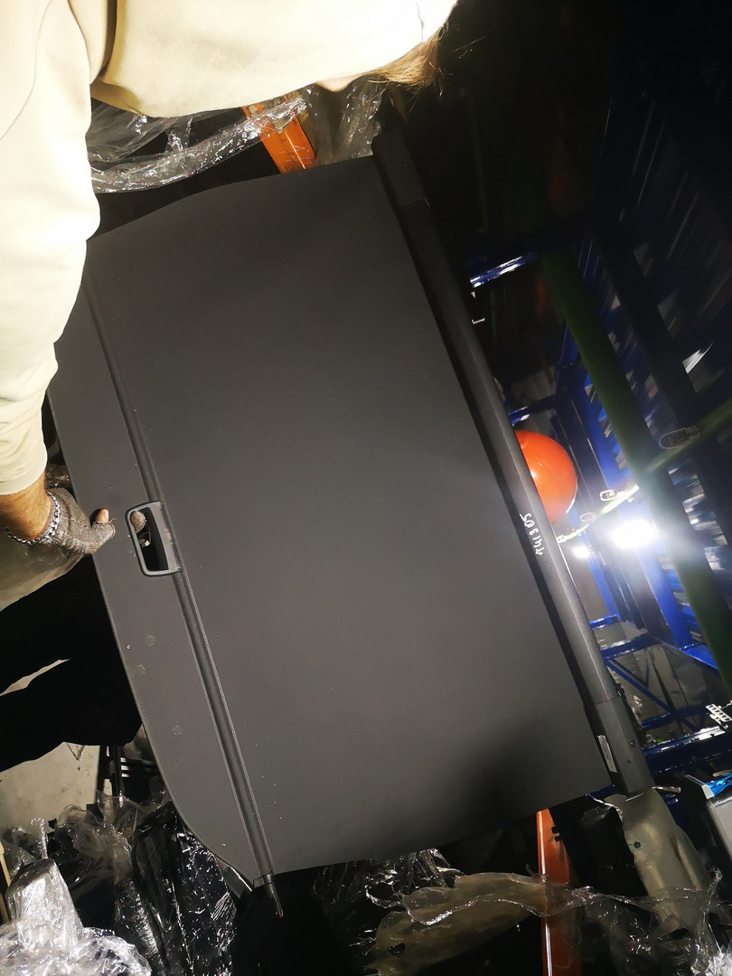 Шторка багажника