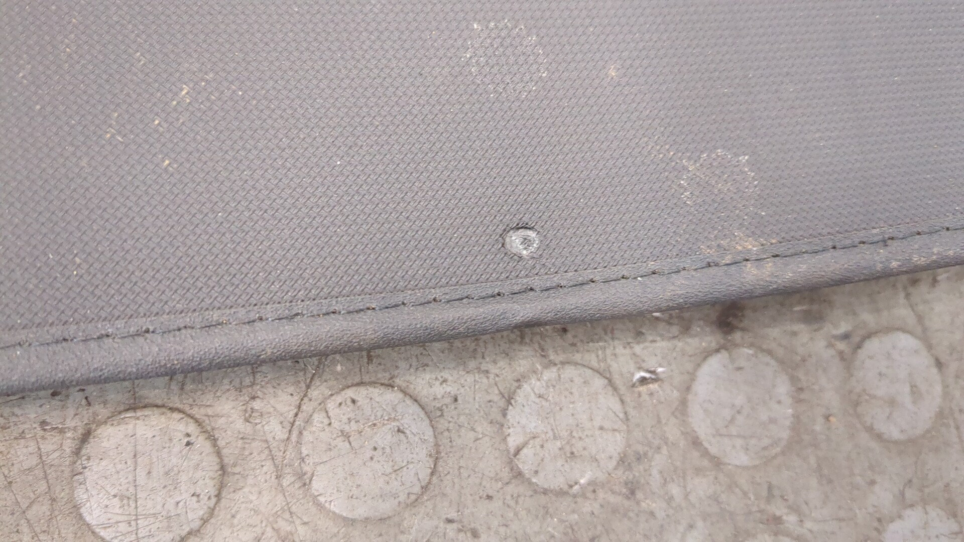 Шторка багажника