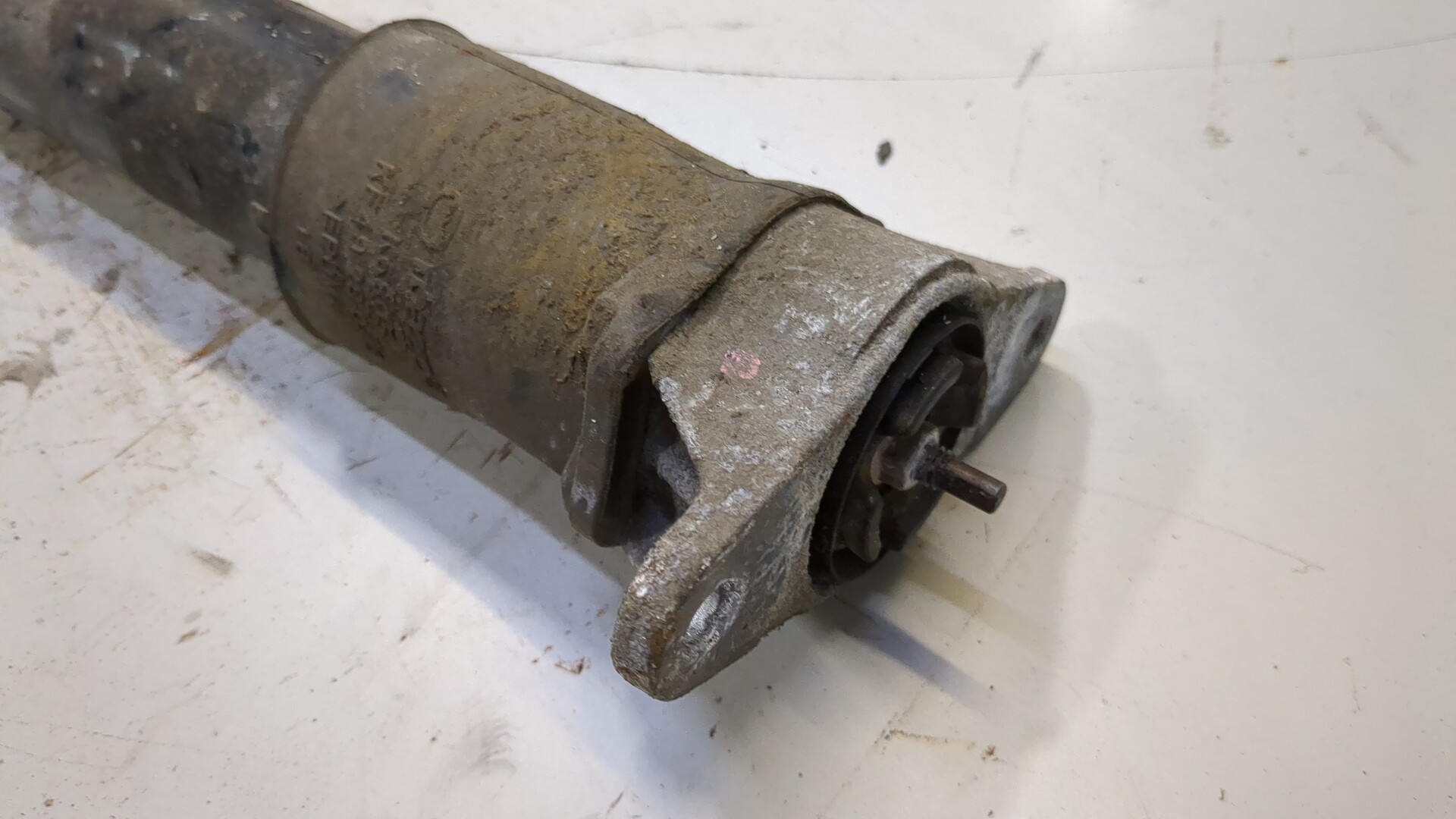 Амортизатор задний (стойка)