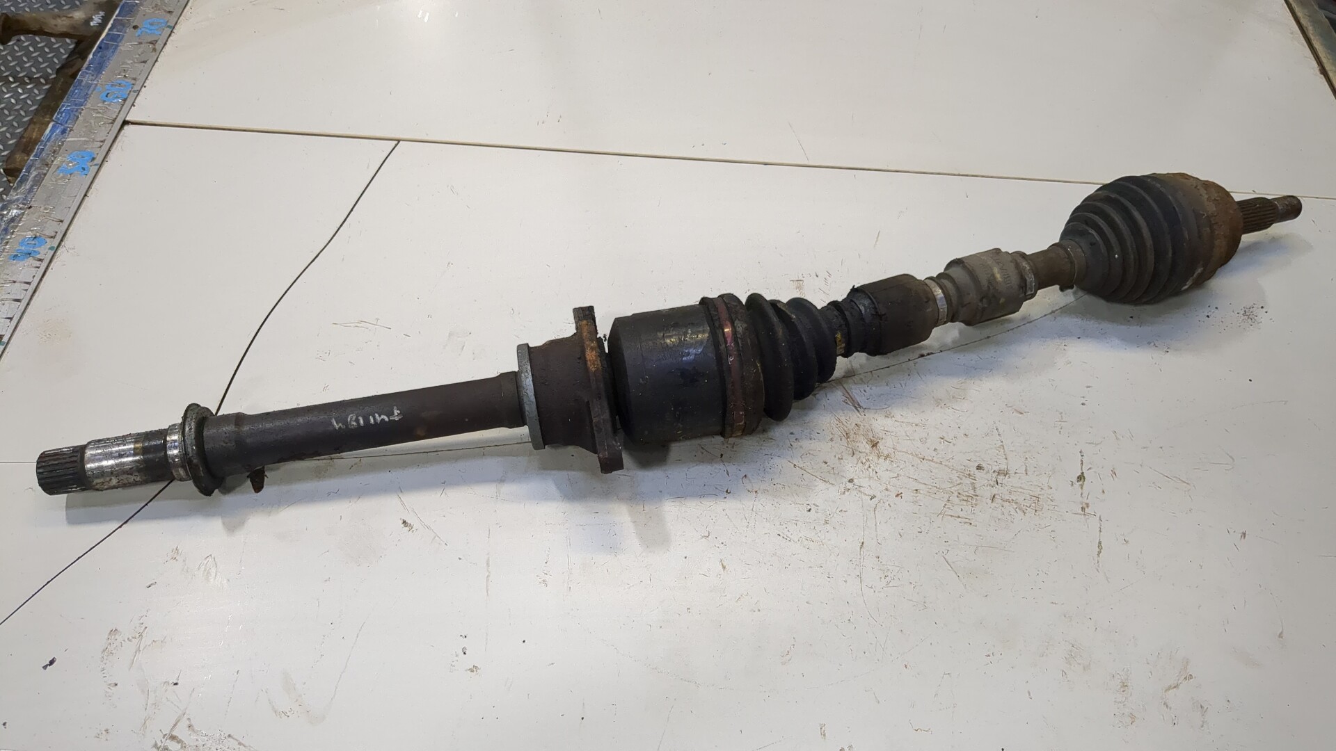 Полуось передняя правая