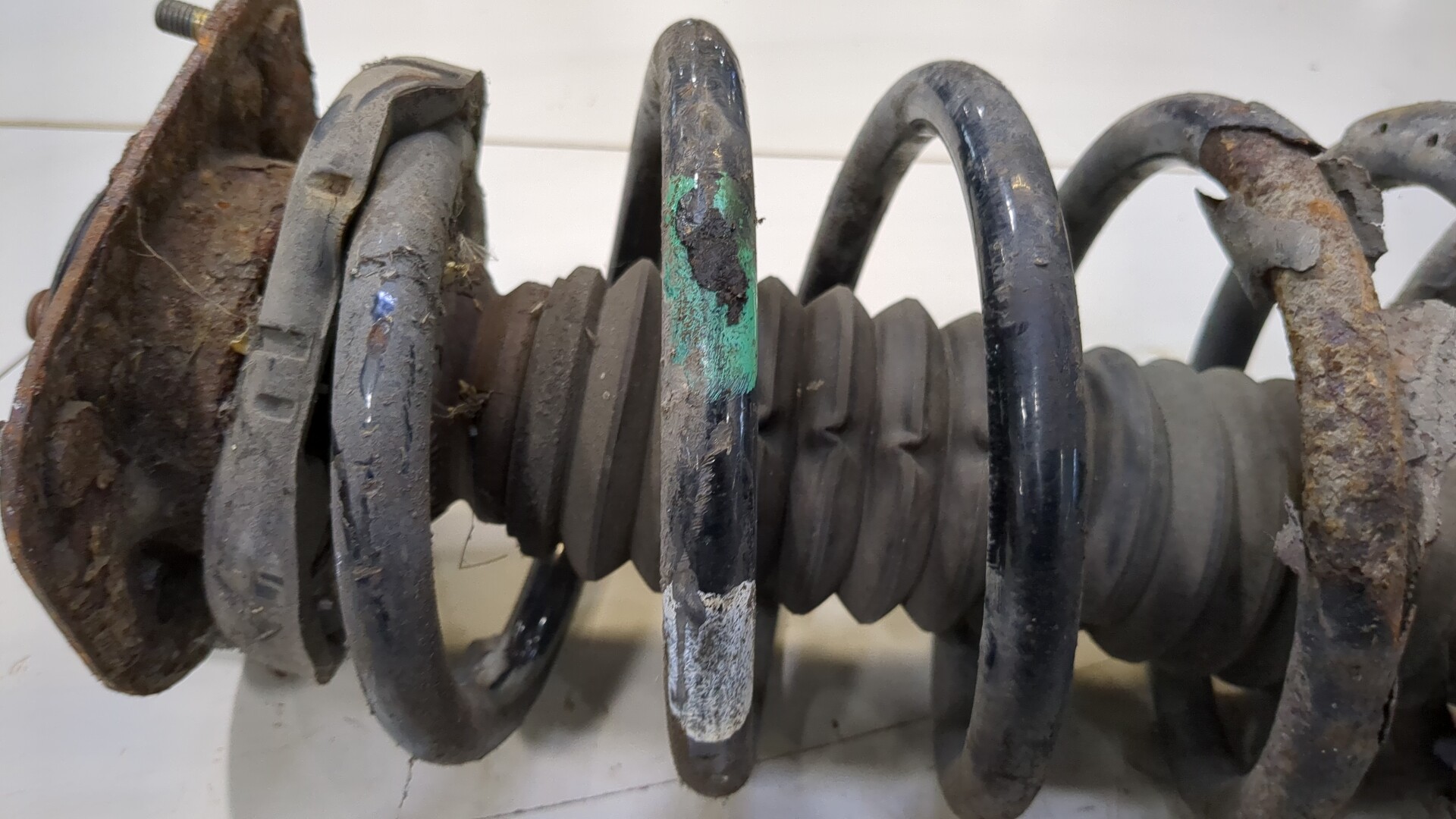 Амортизатор передний