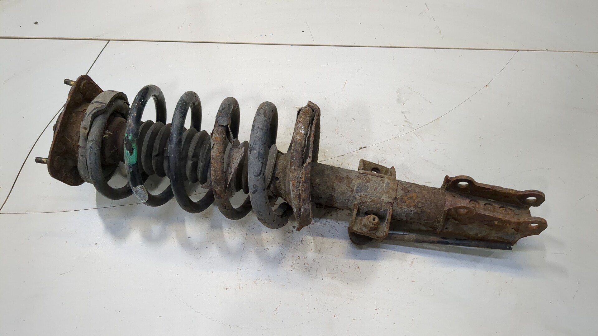 Амортизатор передний