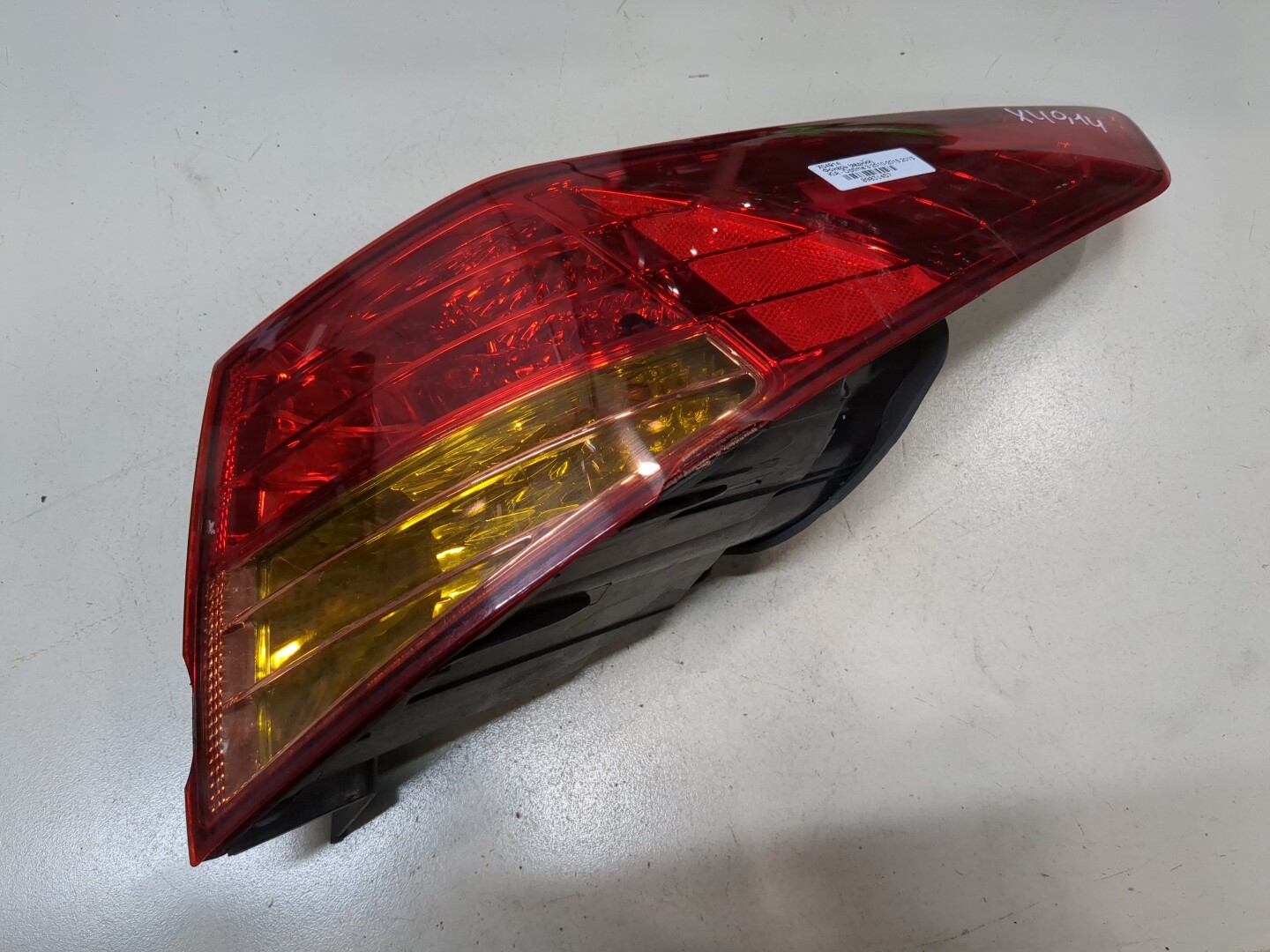 Фонарь задний правый