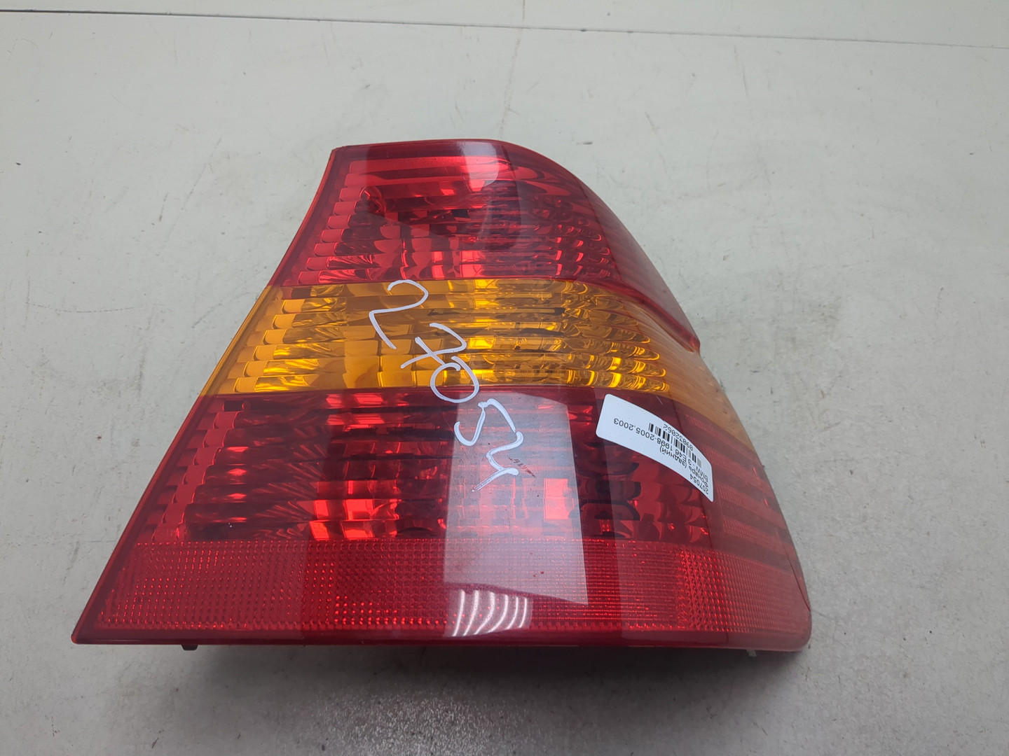 Фонарь задний правый