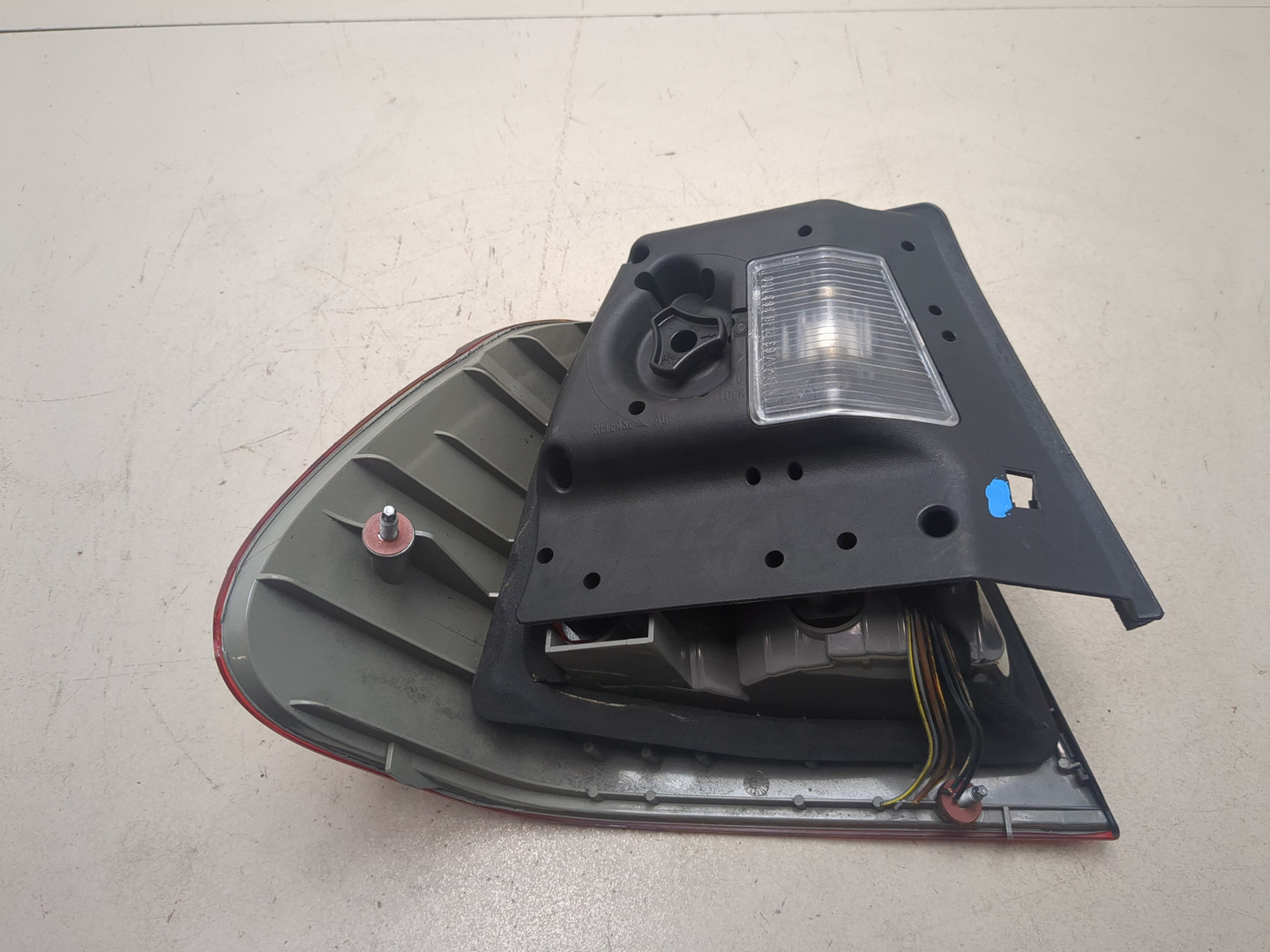 Фонарь задний правый