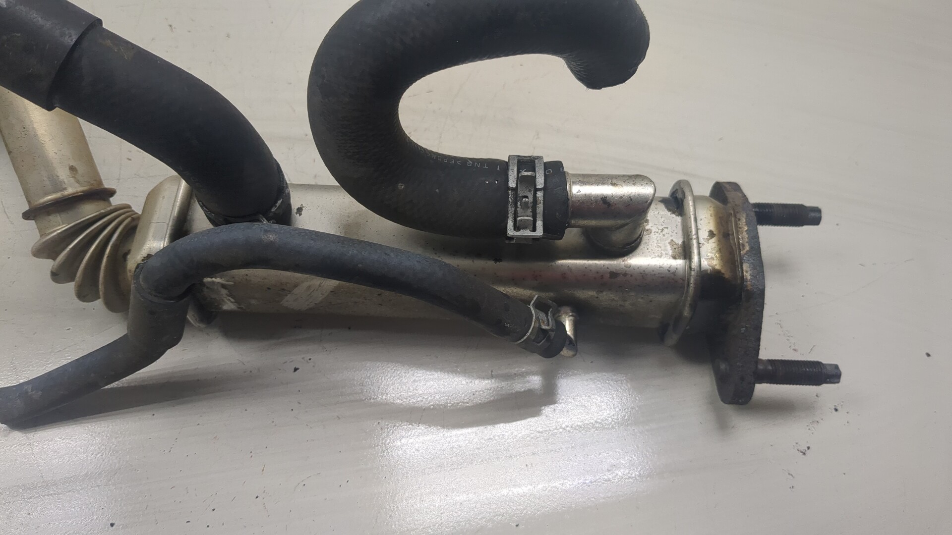 Тройник вентиляции картерных газов