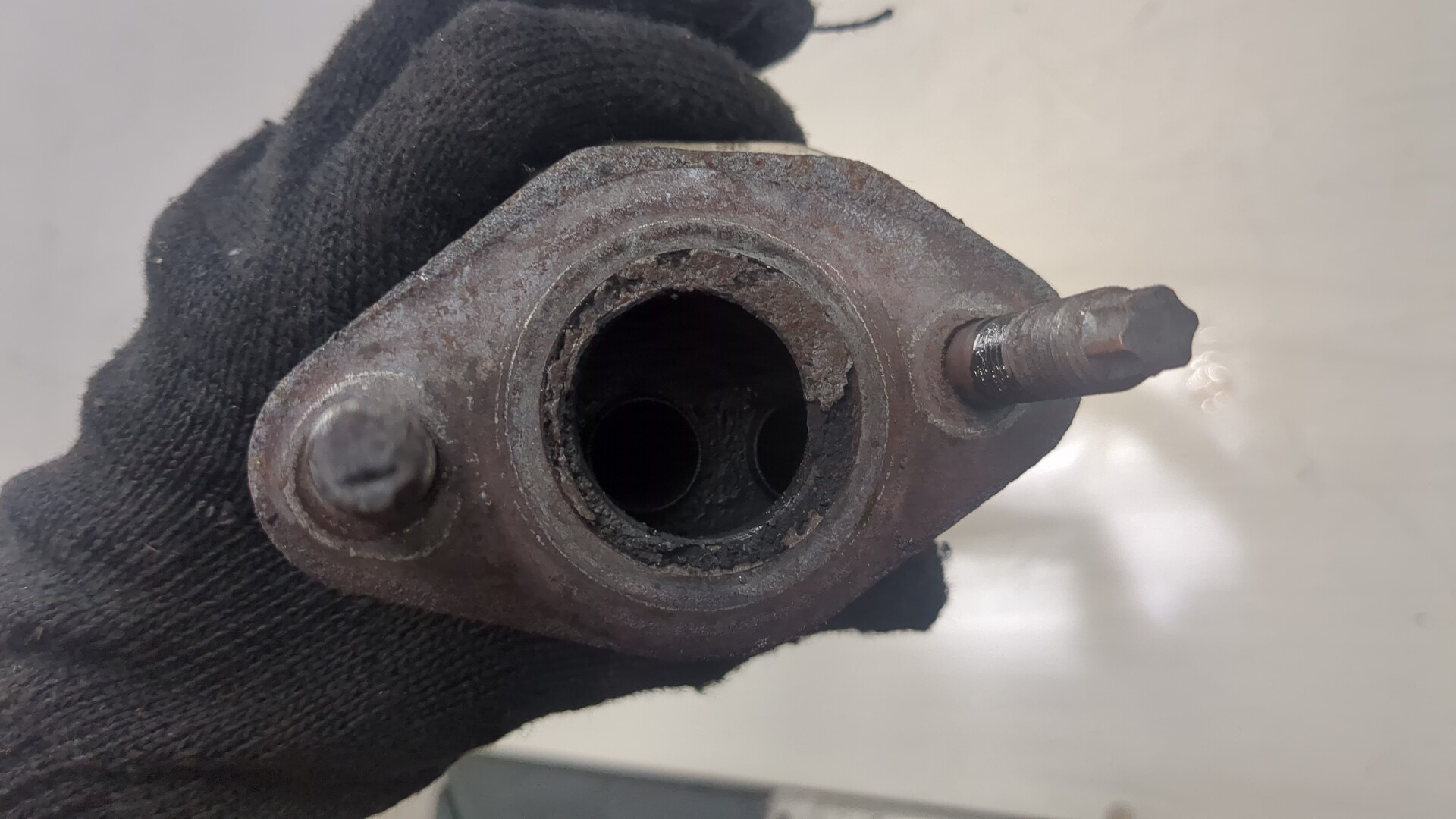 Тройник вентиляции картерных газов