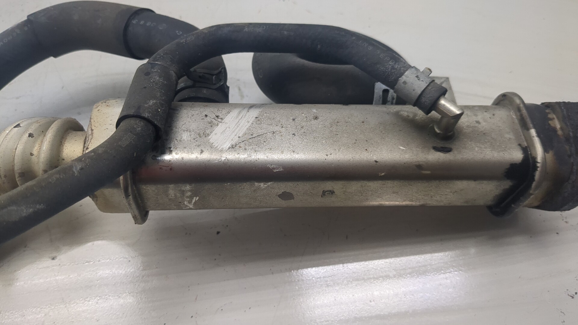 Тройник вентиляции картерных газов