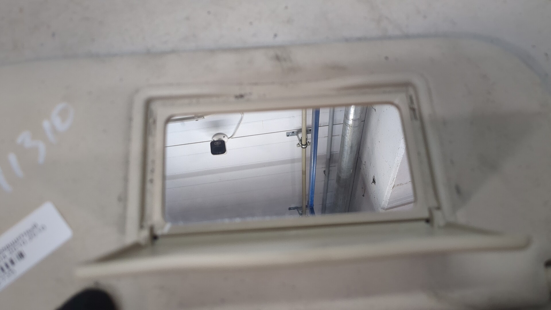 Козырек солнцезащитный