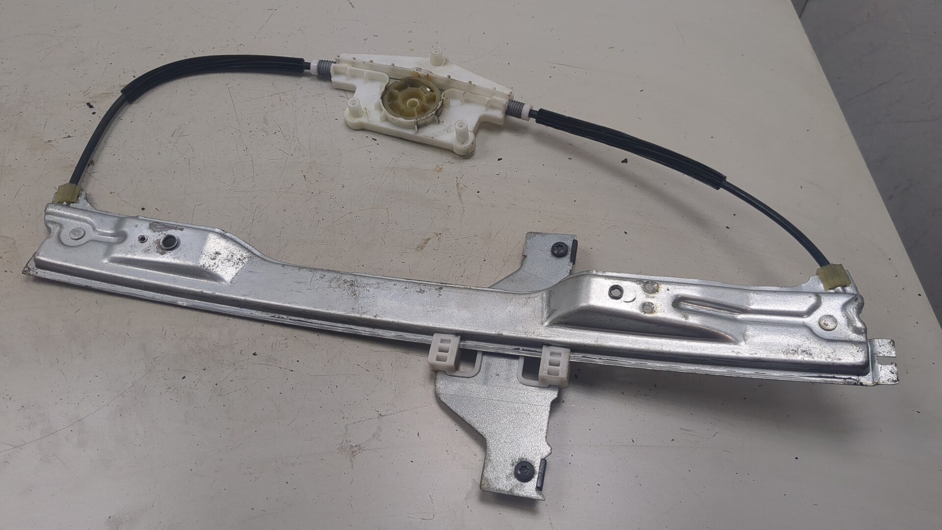 Стеклоподъемник электр. передний правый