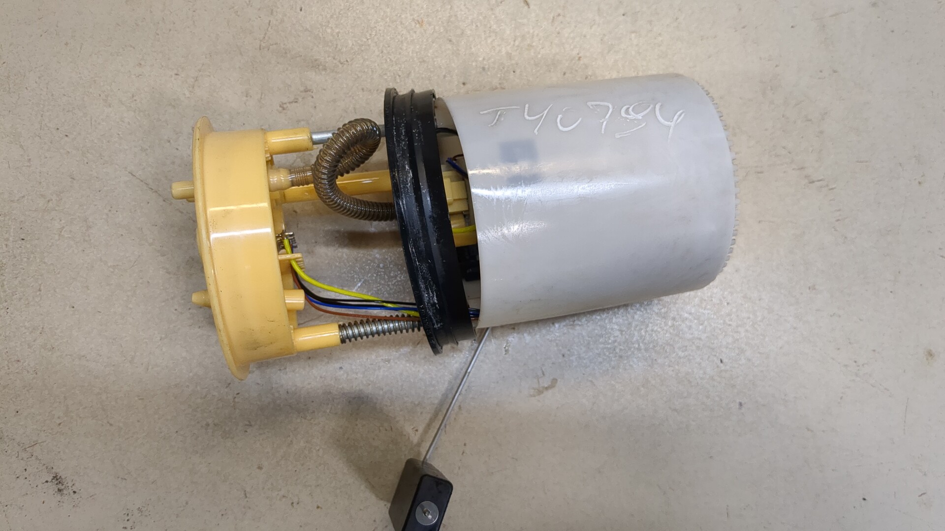 Насос топливный электрический