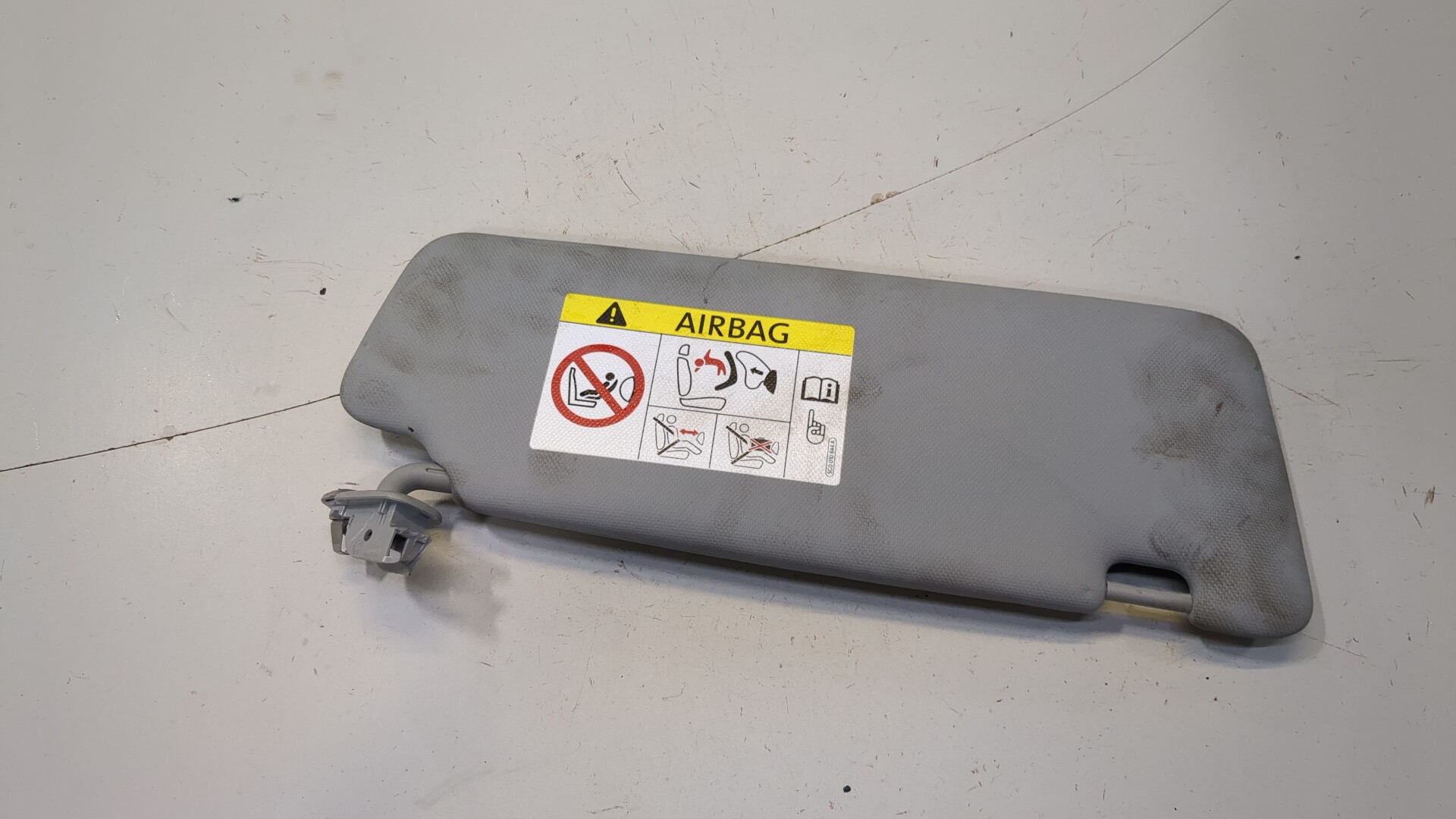 Козырек солнцезащитный