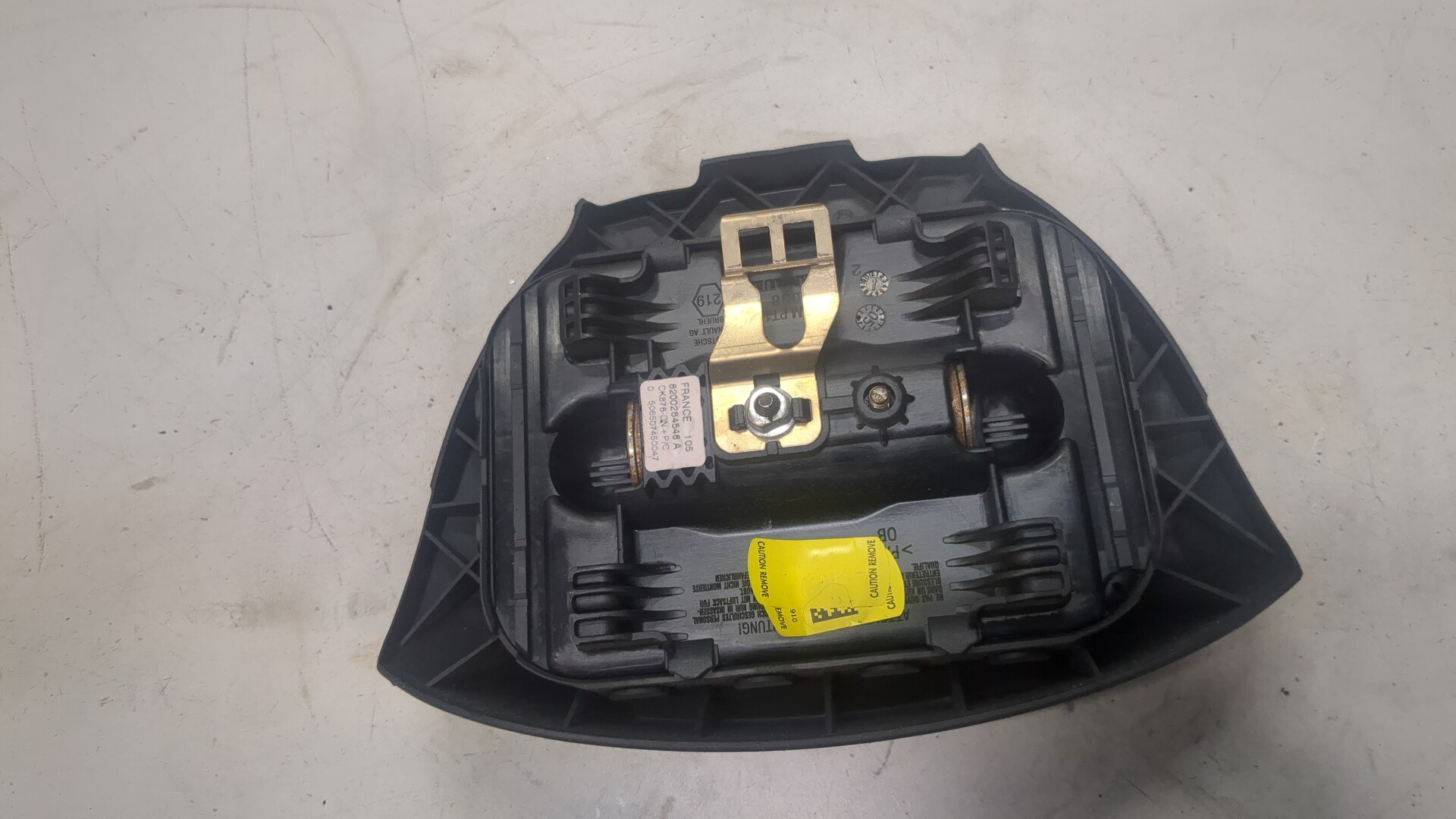 Подушка безопасности в рулевое колесо