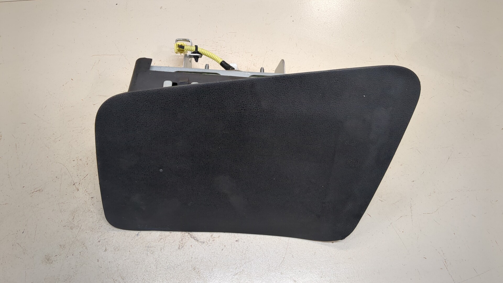 Подушка безопасности пассажирская (в торпедо)