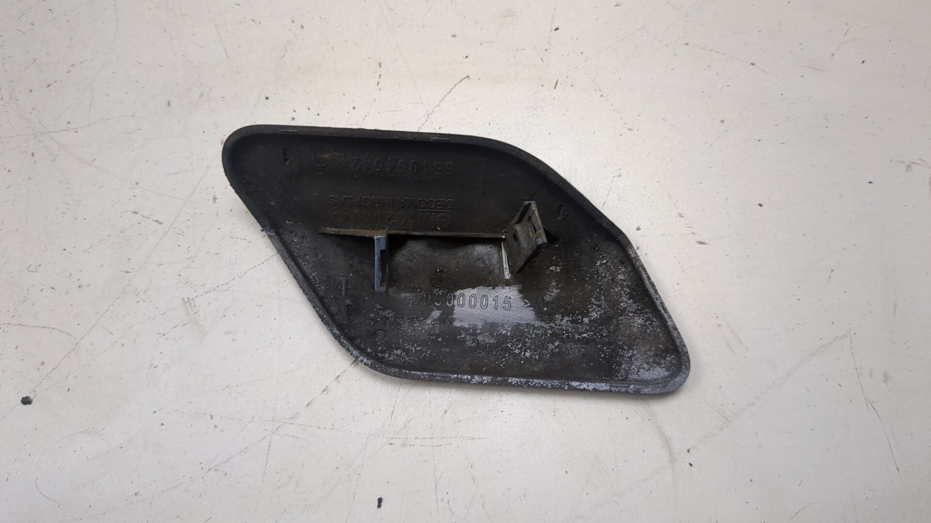 Заглушка буксировочного крюка