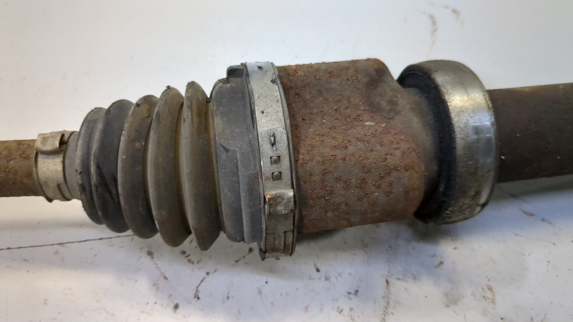 Полуось передняя правая