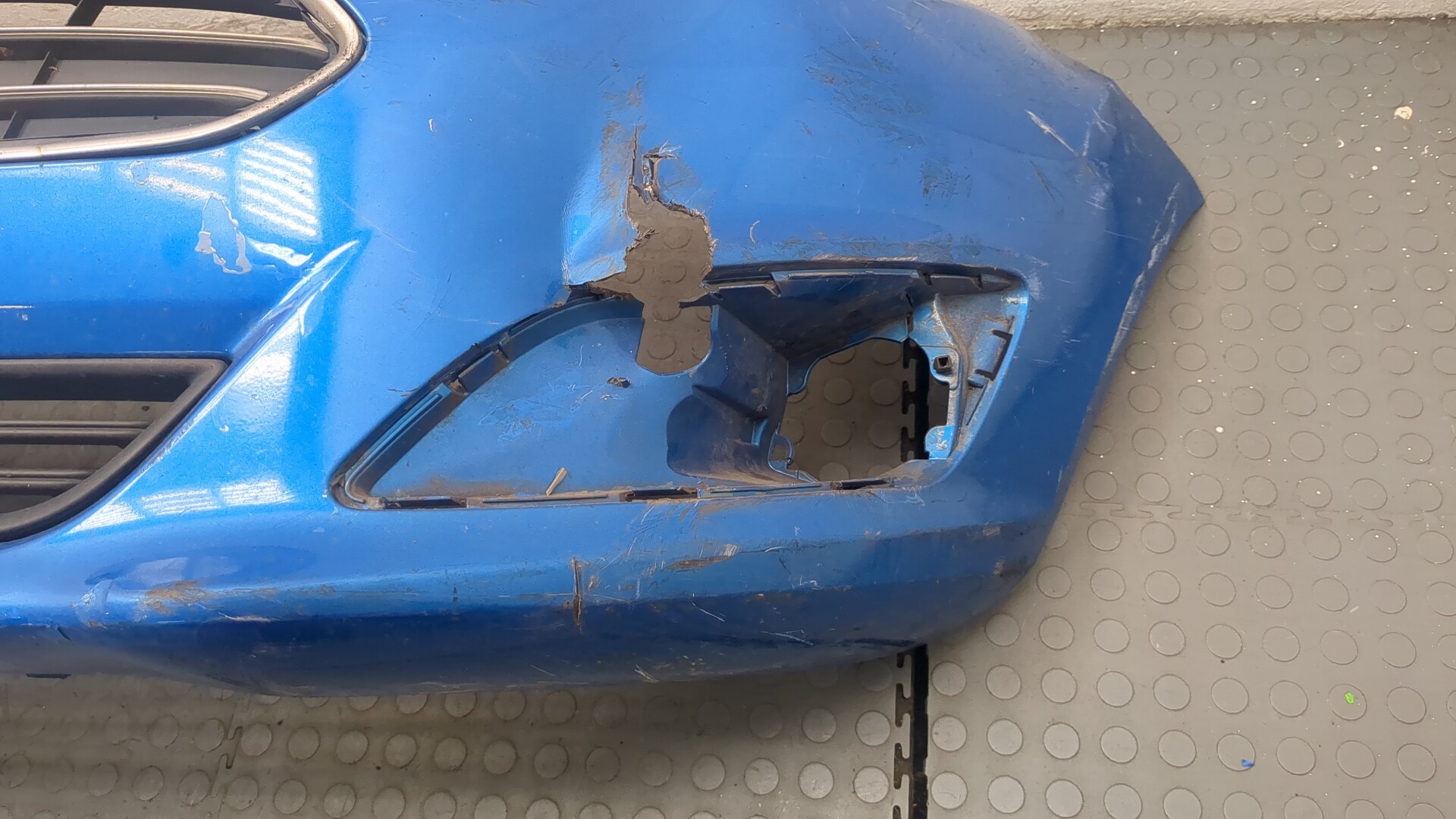 Бампер передний