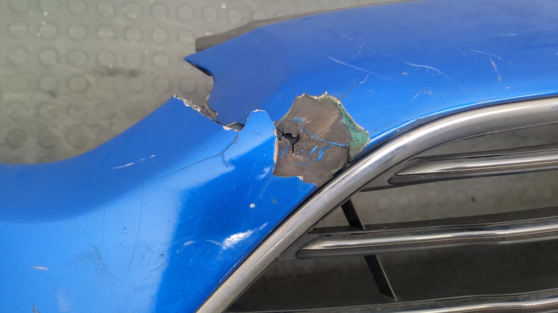 Бампер передний