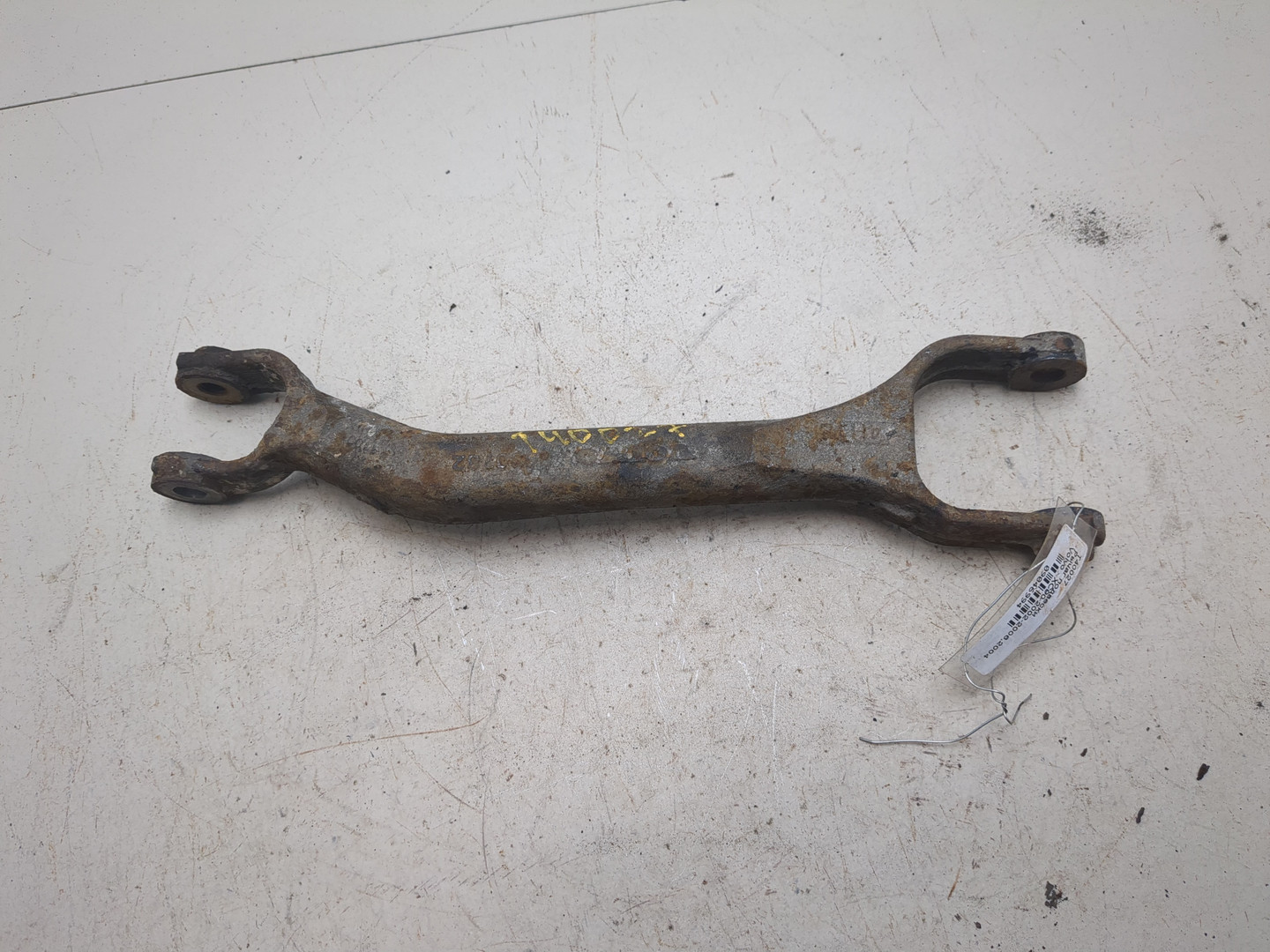 Рычаг задний левый