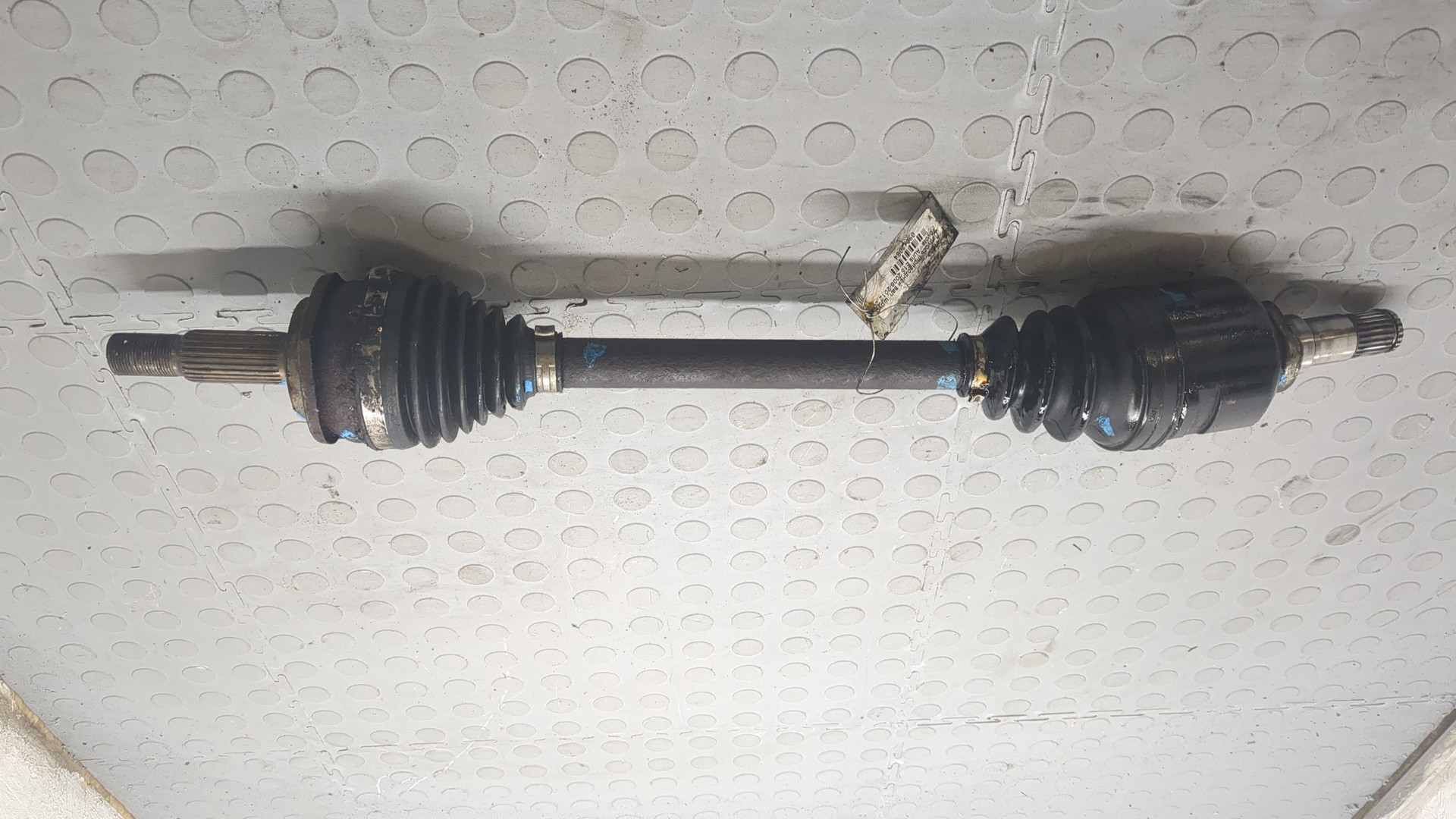 Полуось передняя левая