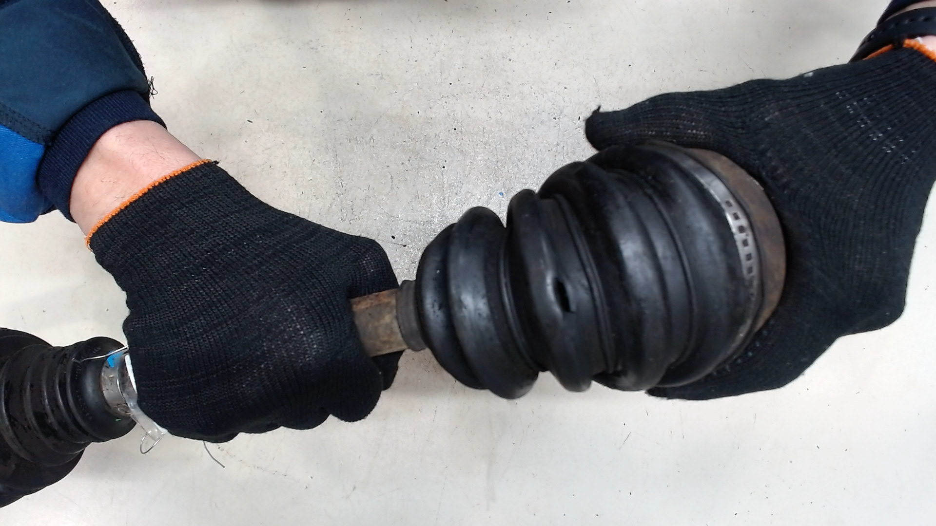 Полуось передняя правая