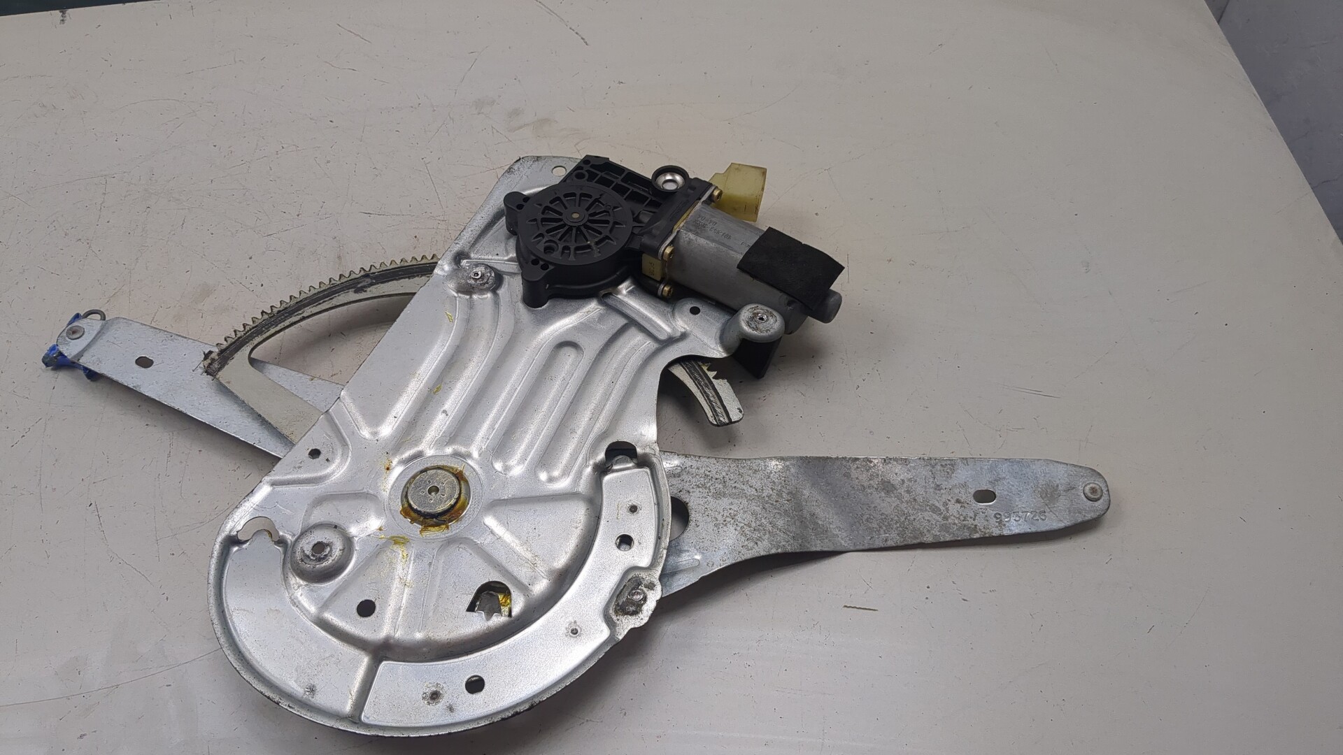 Стеклоподъемник электр. передний левый