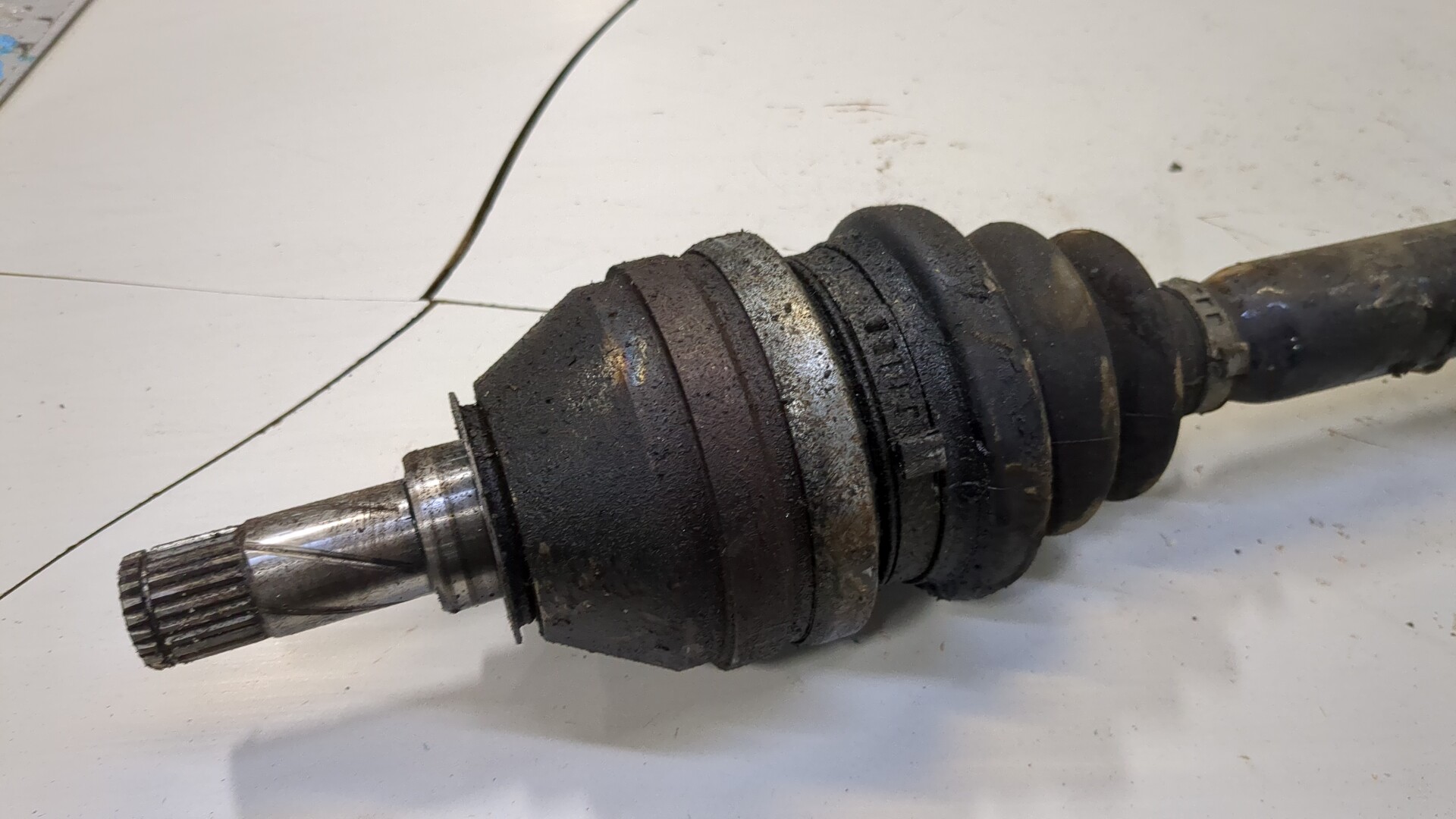 Полуось передняя правая