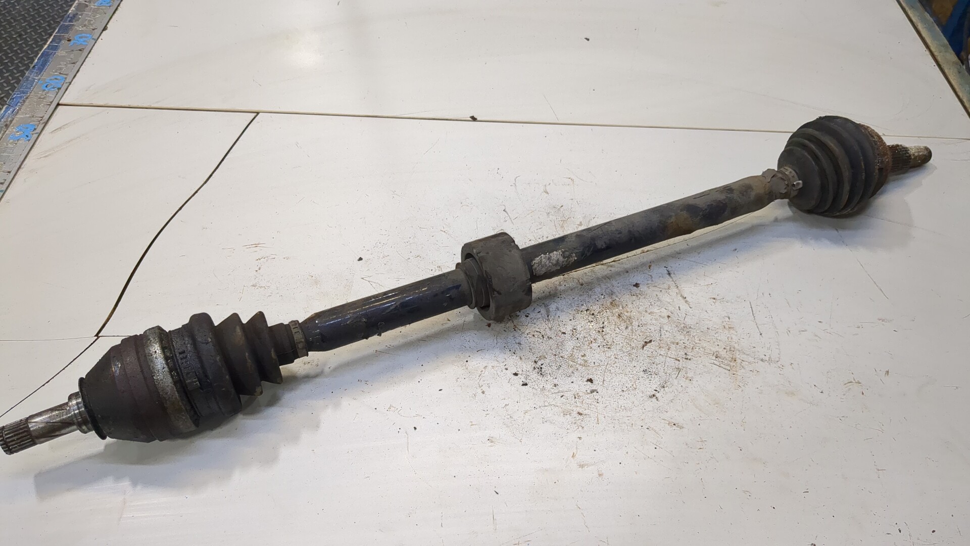 Полуось передняя правая