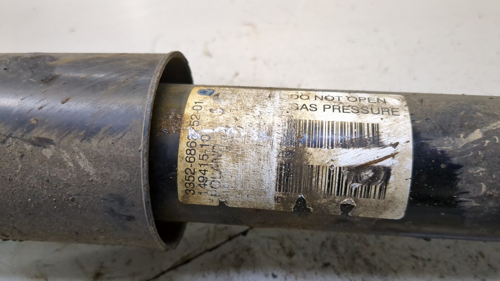 Амортизатор задний (стойка)