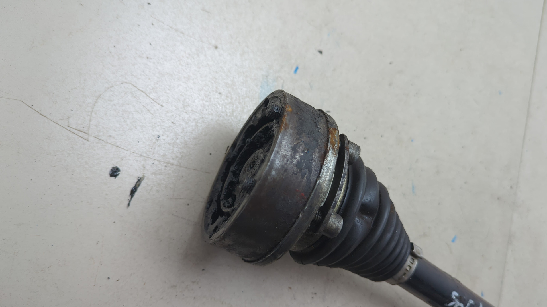 Полуось передняя левая