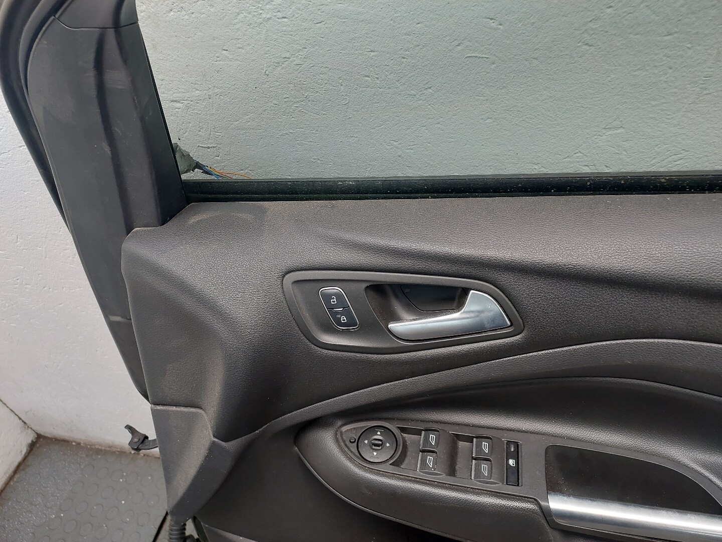 Дверь передняя правая