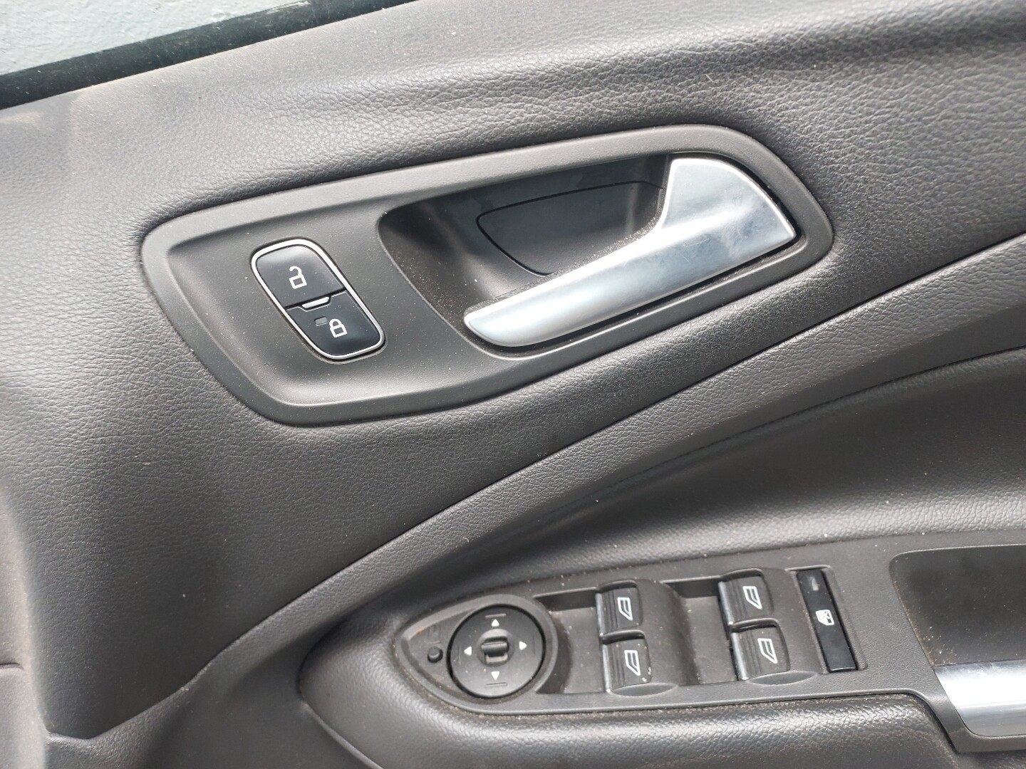 Дверь передняя правая