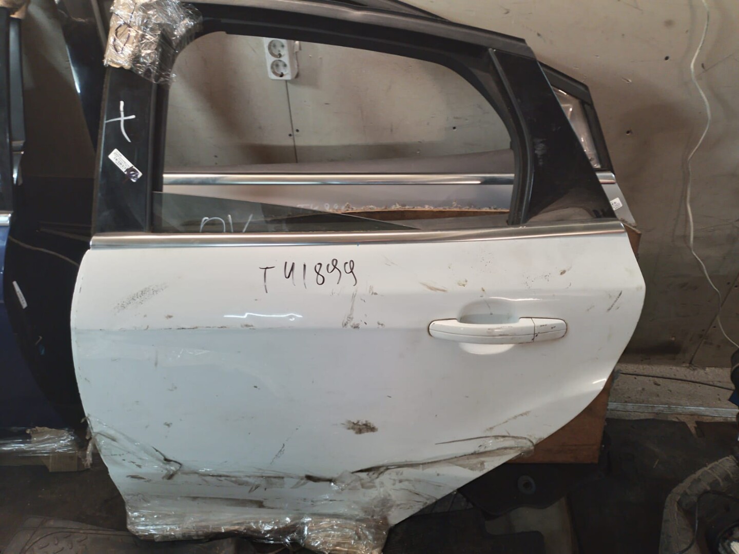Дверь задняя левая